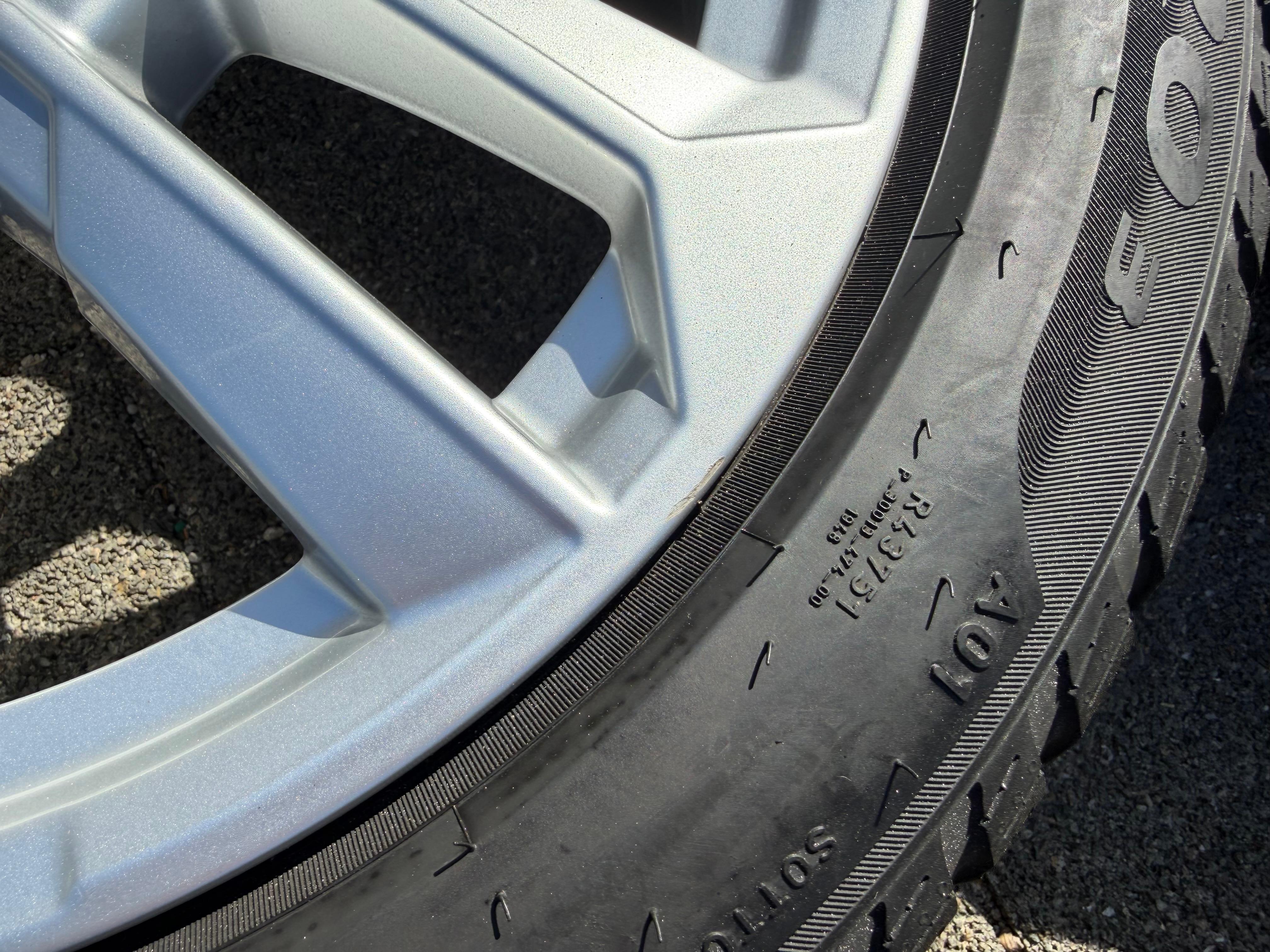 4 Original 17" Alu Winterräder Audi A3 S3 8Y 8Y0601025L 205/50R17 93H Pirelli
