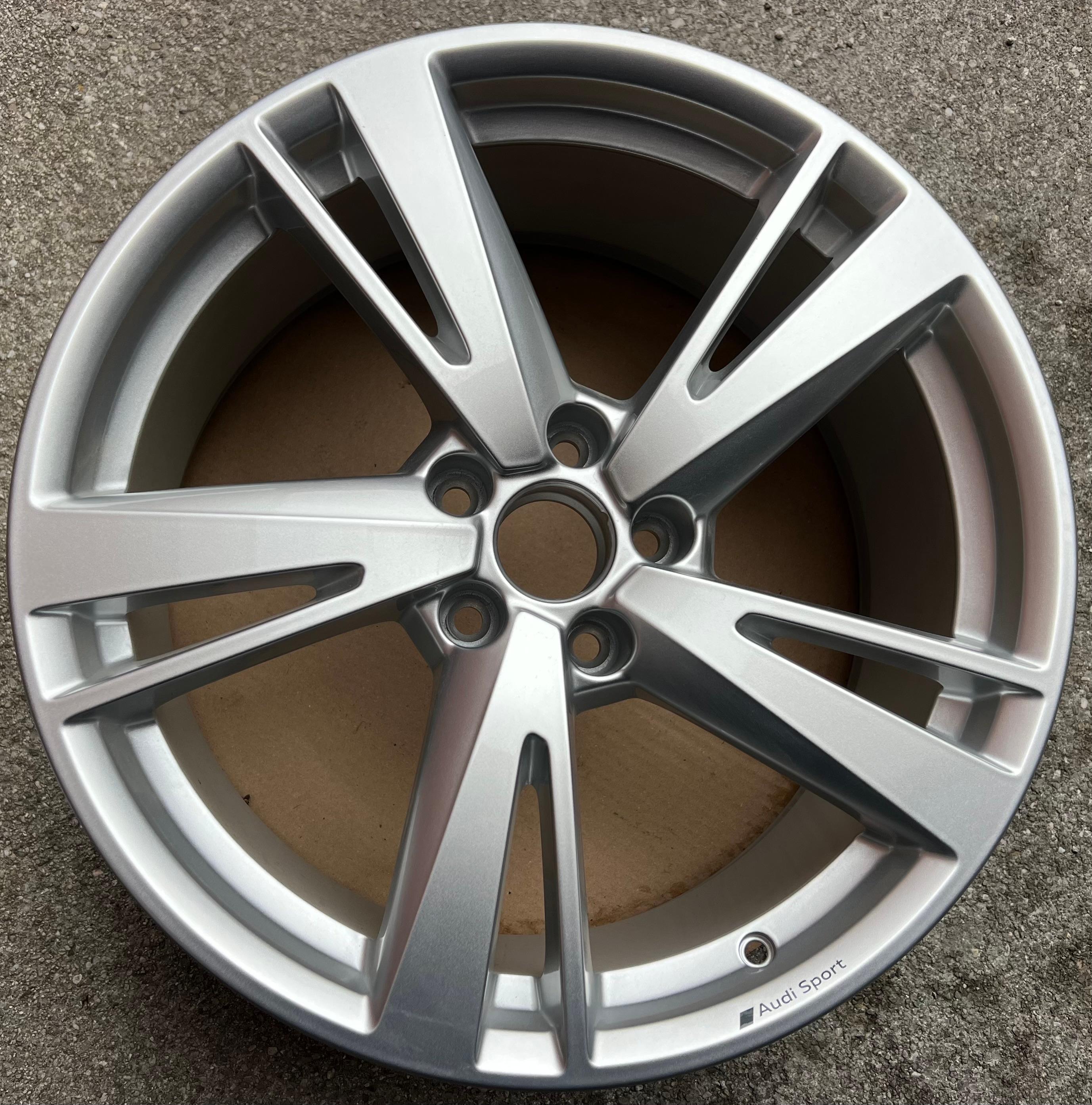 1 X JUPE ALU ORIGINAL 19" AUDI RS3 8V 8V0601025 EM / EN / EP 8,5x19 ET46