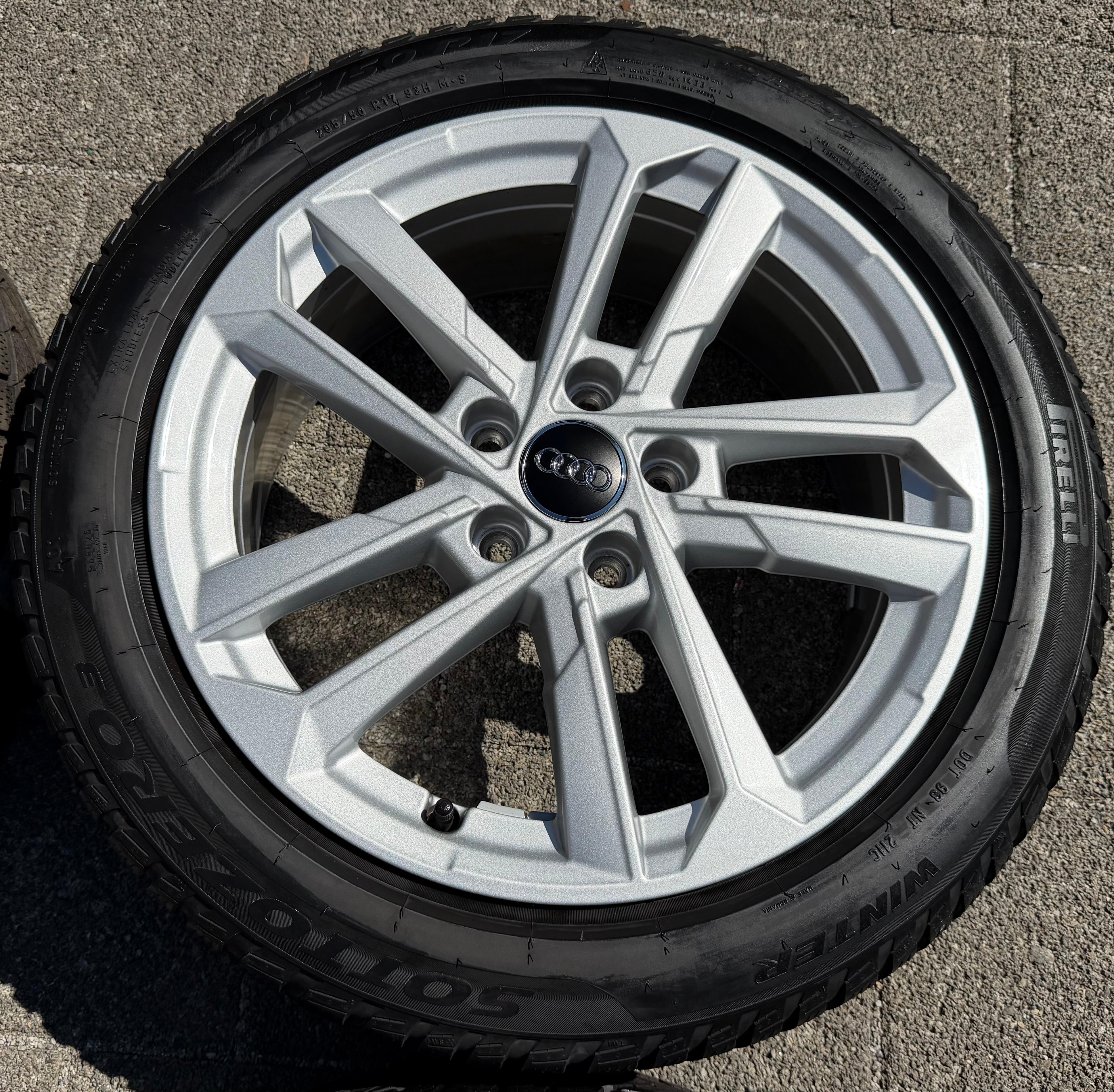 4 Original 17" Alu Winterräder Audi A3 S3 8V 8Y0601025L 205/50R17 93H Pirelli