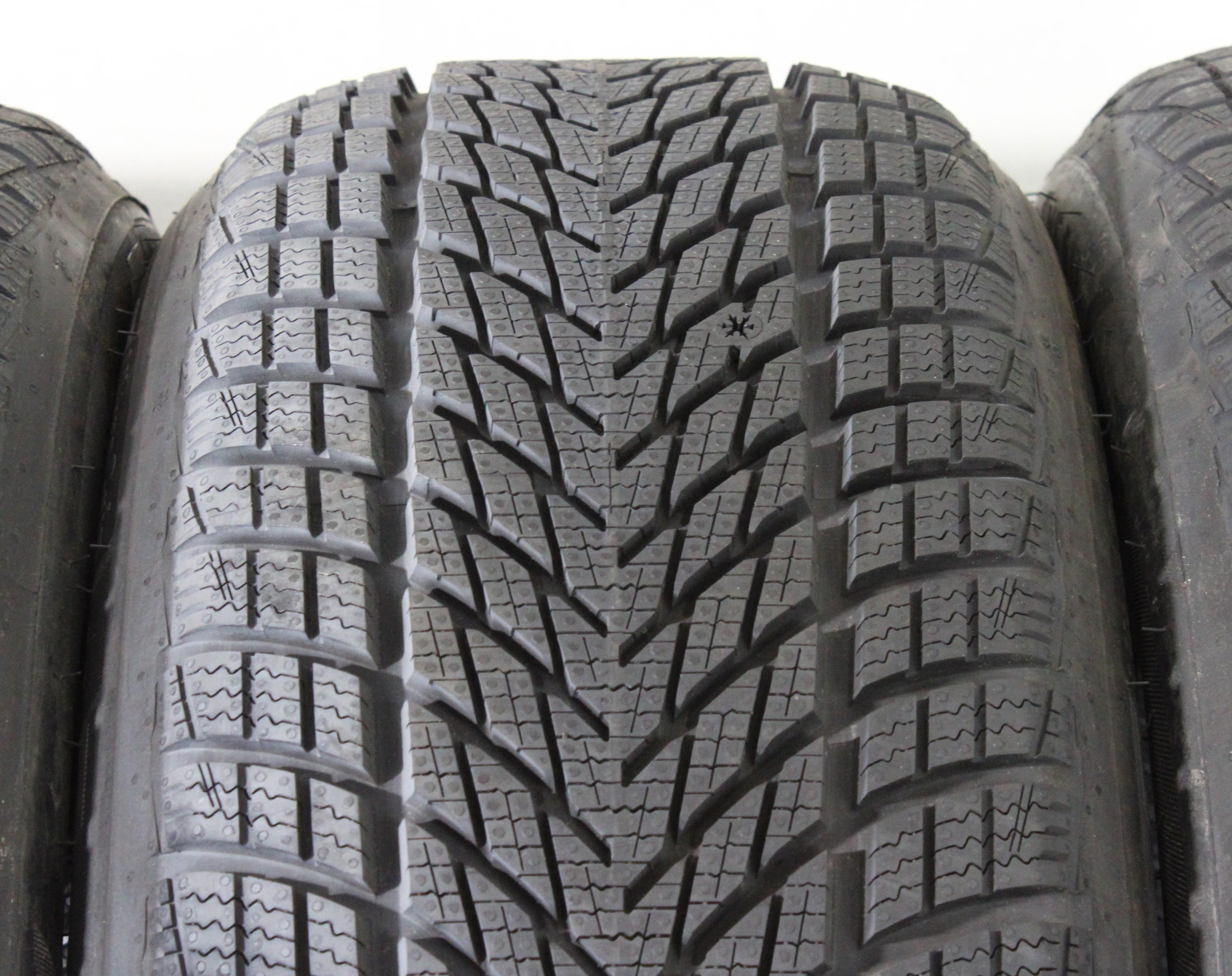 4 pneumatici invernali Goodyear Ultra Grip Performance 3 2023 205/55R17 95H * NUOVI