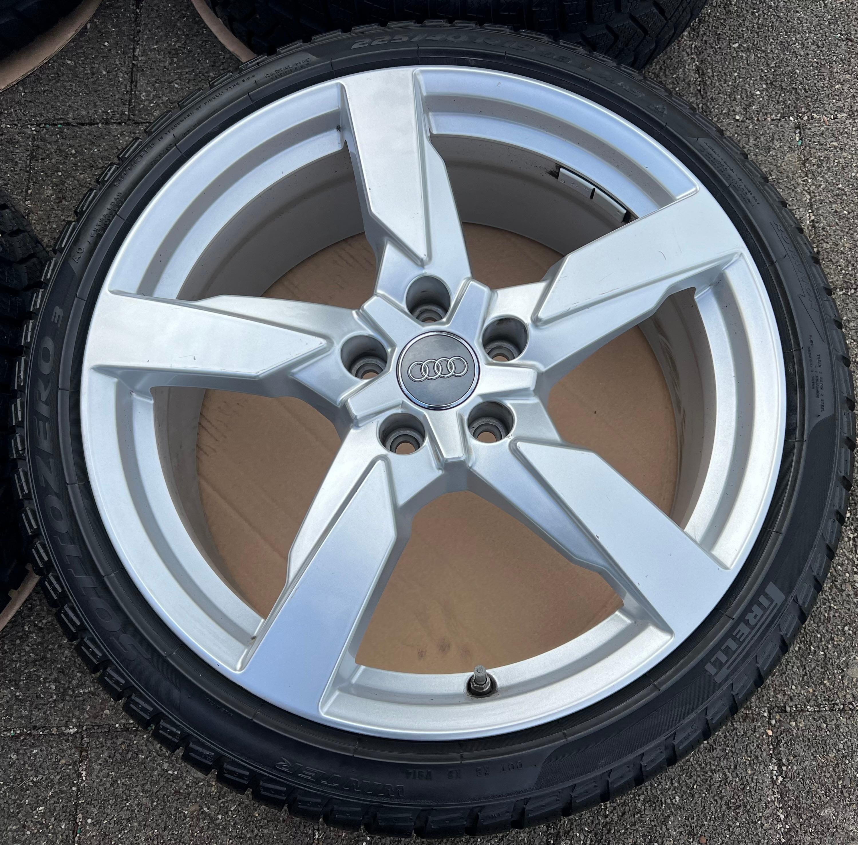 4 ORIGINAL 19" ALU WINTERRÄDER AUDI TT TTS 8S 8S0601025AG 225/40R19 93V PIRELLI