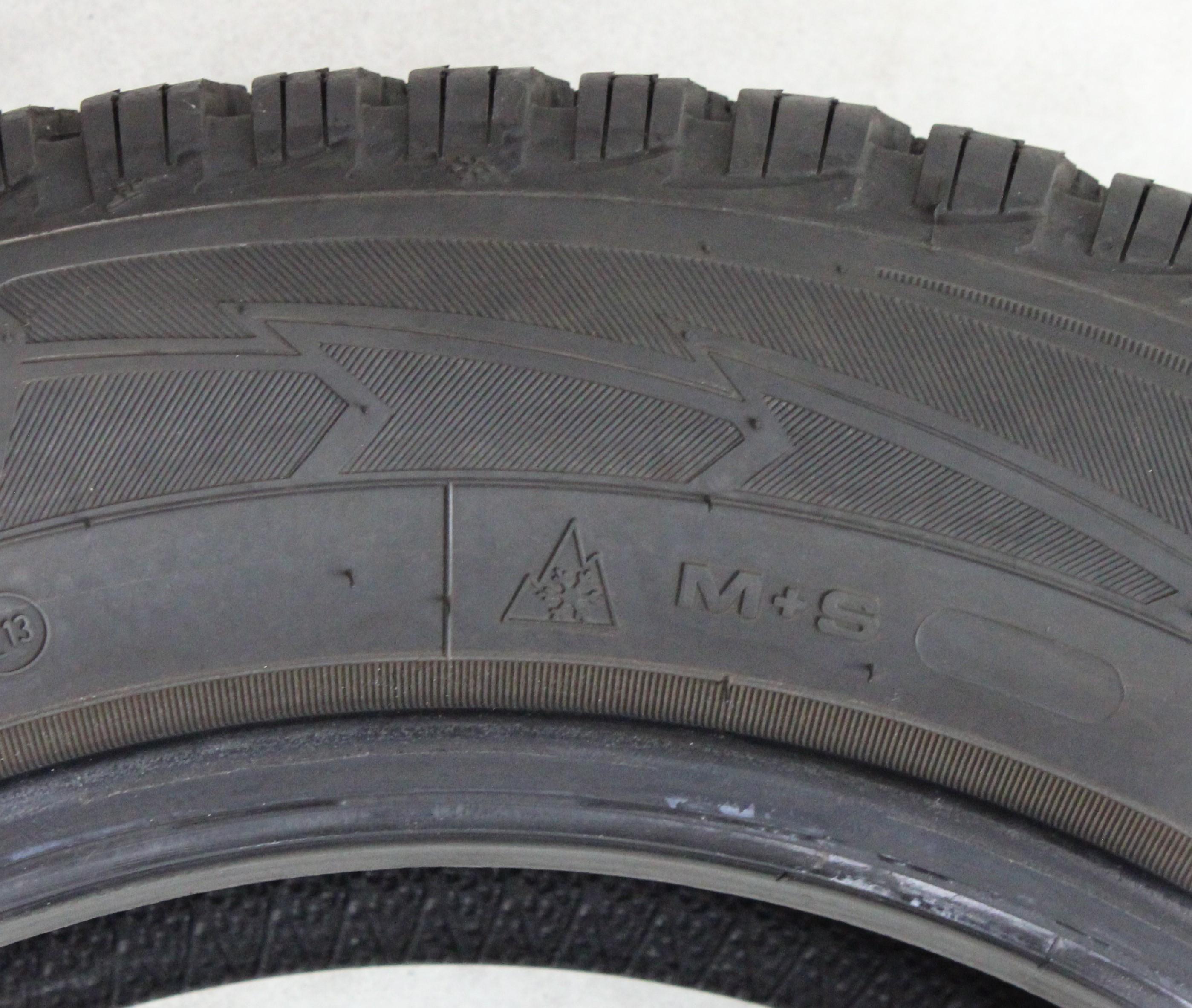 4 x 185/65R15 88T pneus hiver Goodyear Ultra Grip 9+ 6,5-7mm 2019