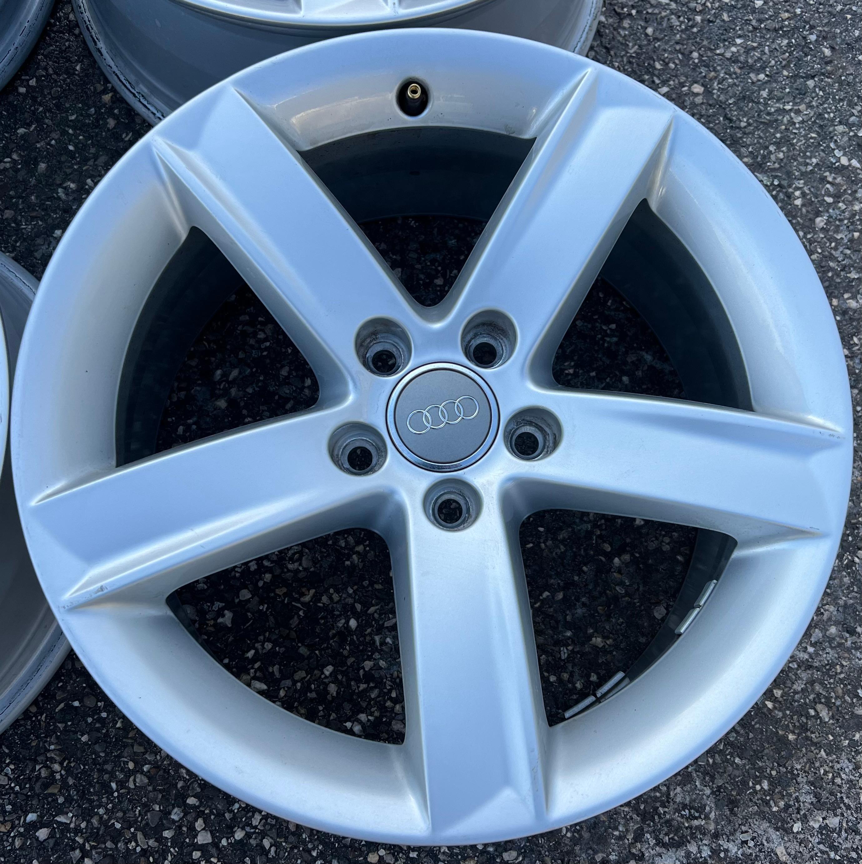 4 CERCHI ORIGINALI IN ALLUMINIO DA 17" AUDI A5 8T 8T0071497 CONSEGNA GRATUITA