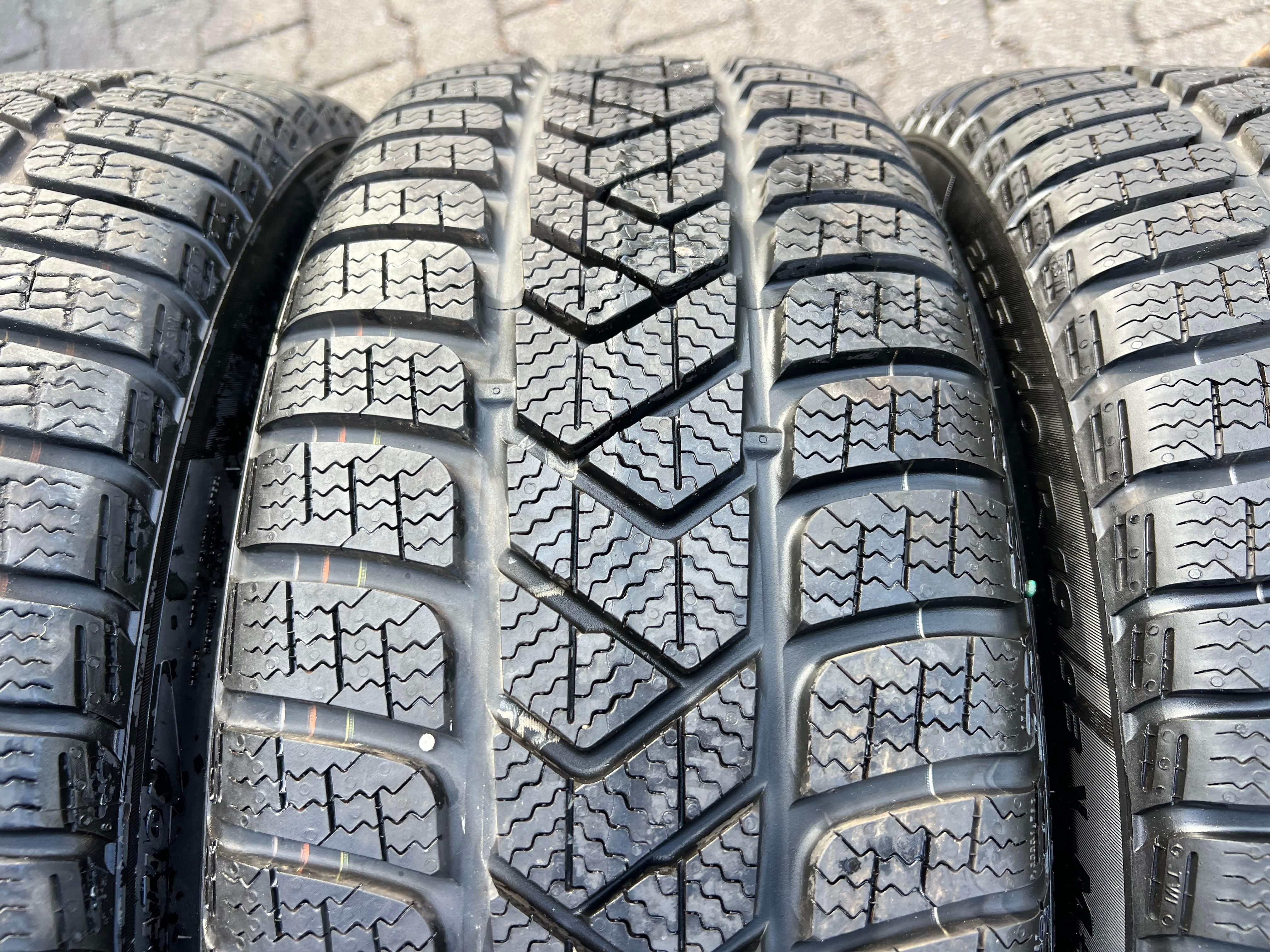 4 ORIGINAL 19" ALU WINTERRÄDER AUDI TT TTS 8S 8S0601025AG 225/40R19 93V PIRELLI