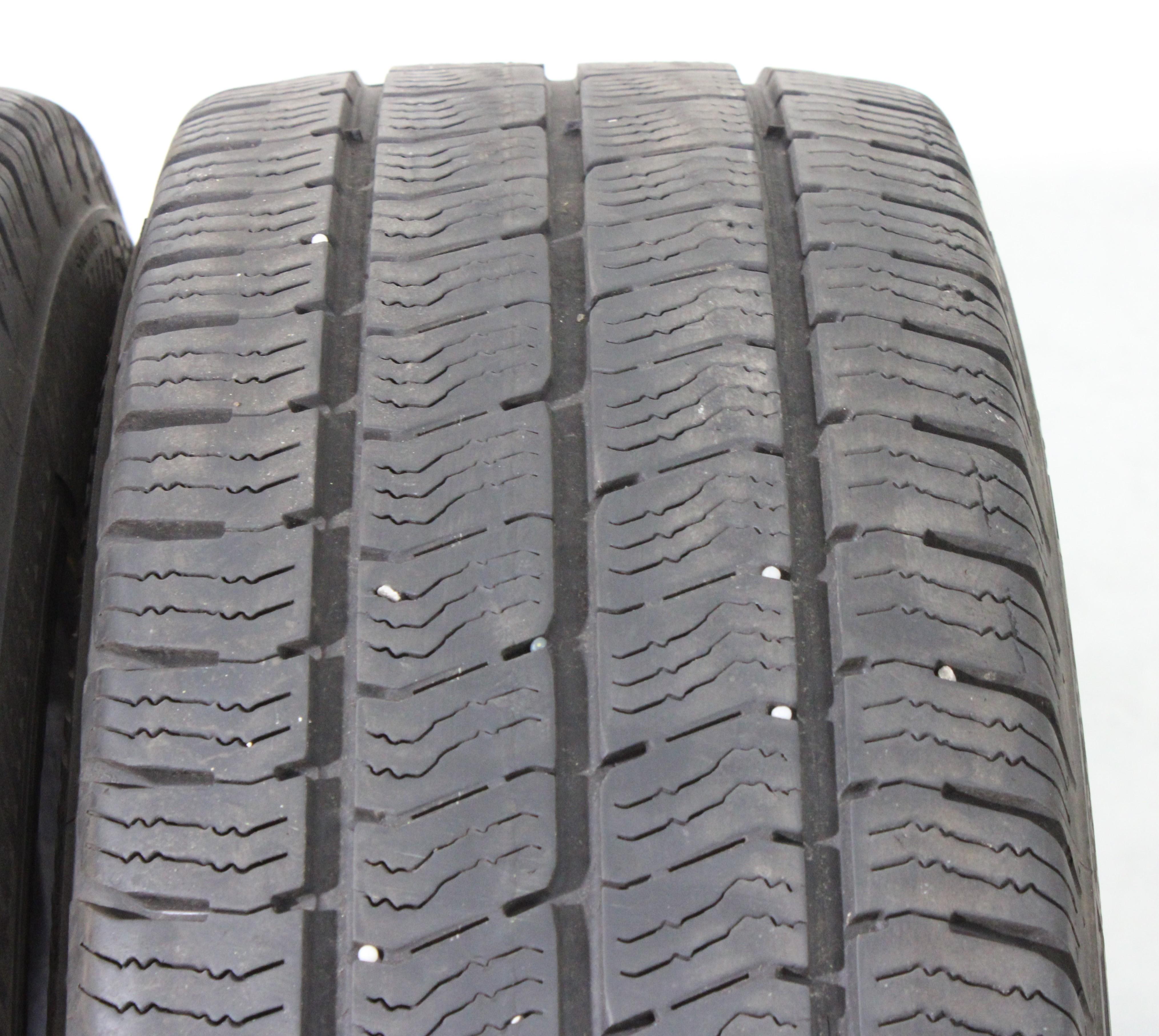 2 x 235/65R16C 115/113R Winterreifen Barum Snovanis 3 in der Mitte 4-4,5mm und auf den Schultern 5-5,5mm. 2023