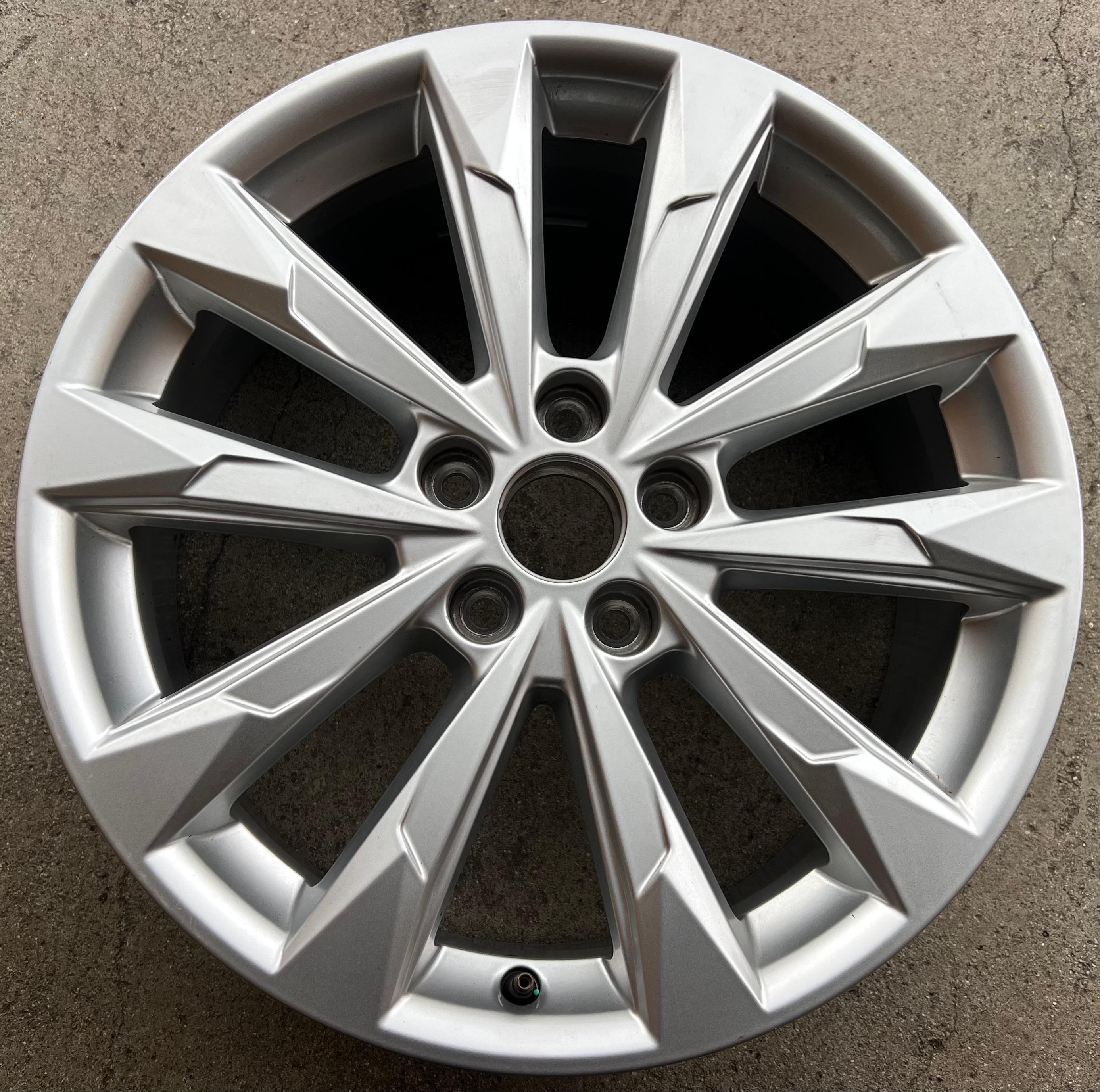1 X ORIGINAL 18" ALUFELGE FELGE AUDI Q3 F3 83A601025G 7x18 ET43 FREIHAUS
