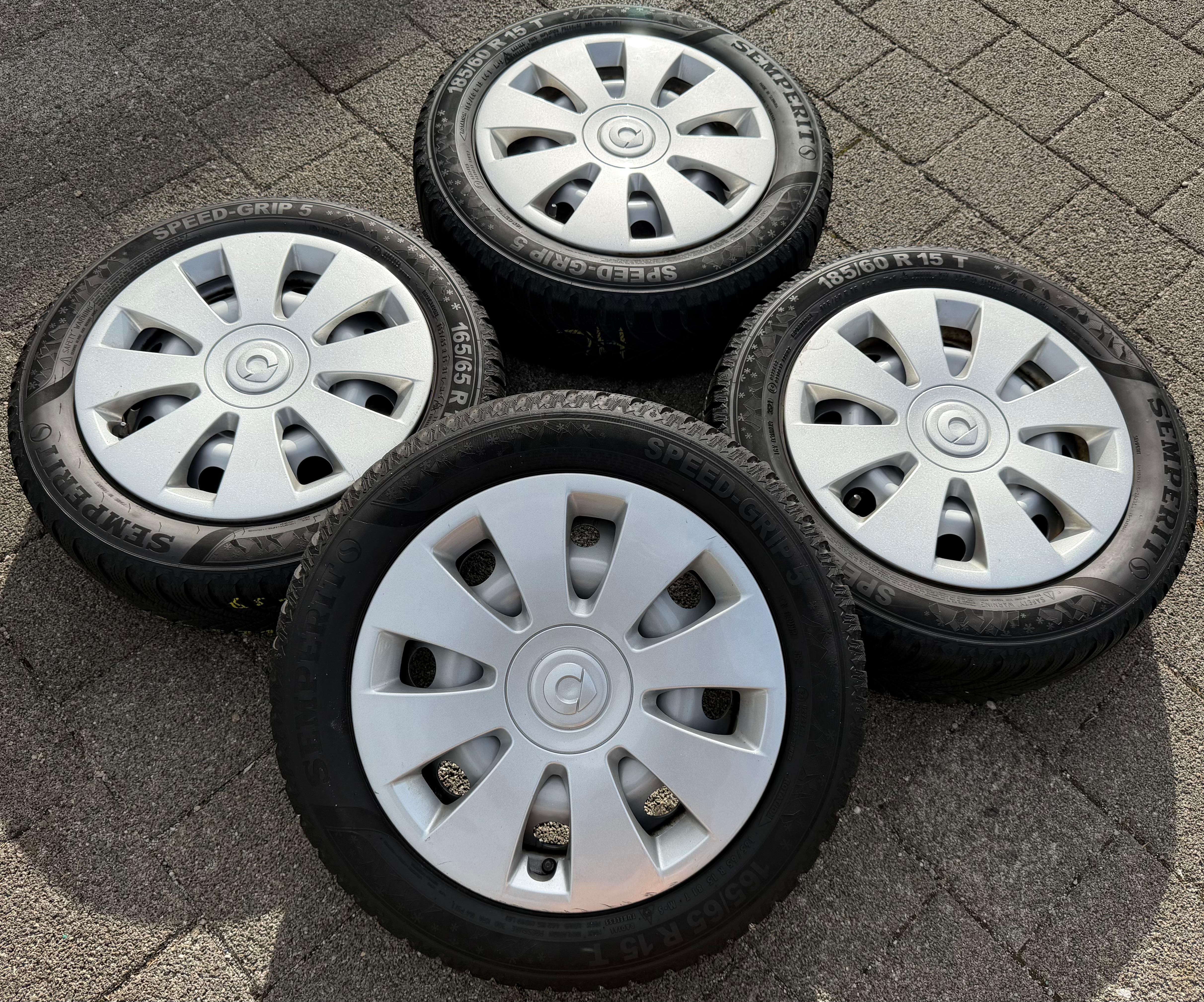 4 roues hiver d’origine Smart 453 165/65R15 81T 185/60R15 84T Semperit RDKS