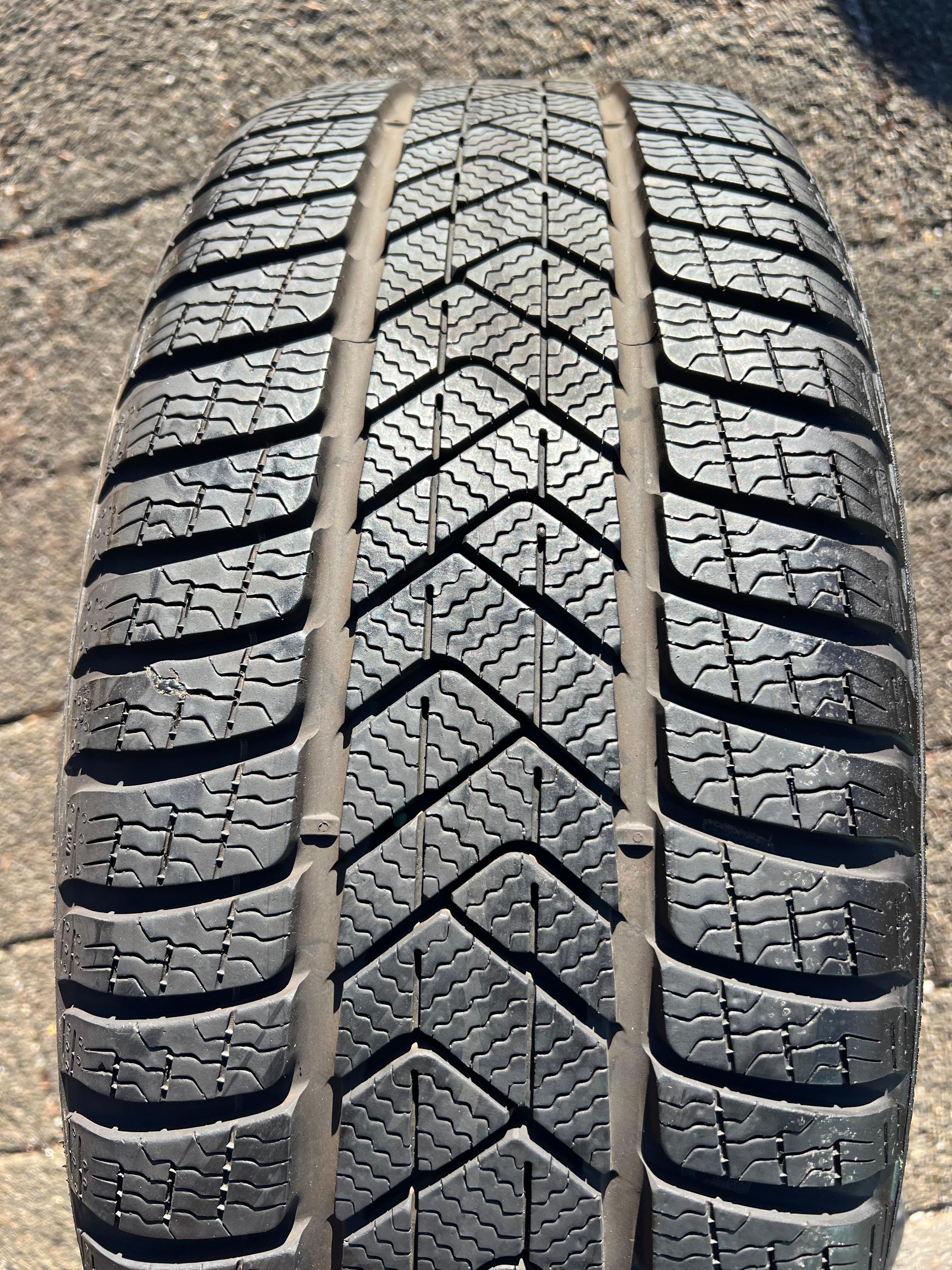 1 x 225/50R17 98H Winterreifen Pirelli Sottozero 3 7-7,5mm 2021