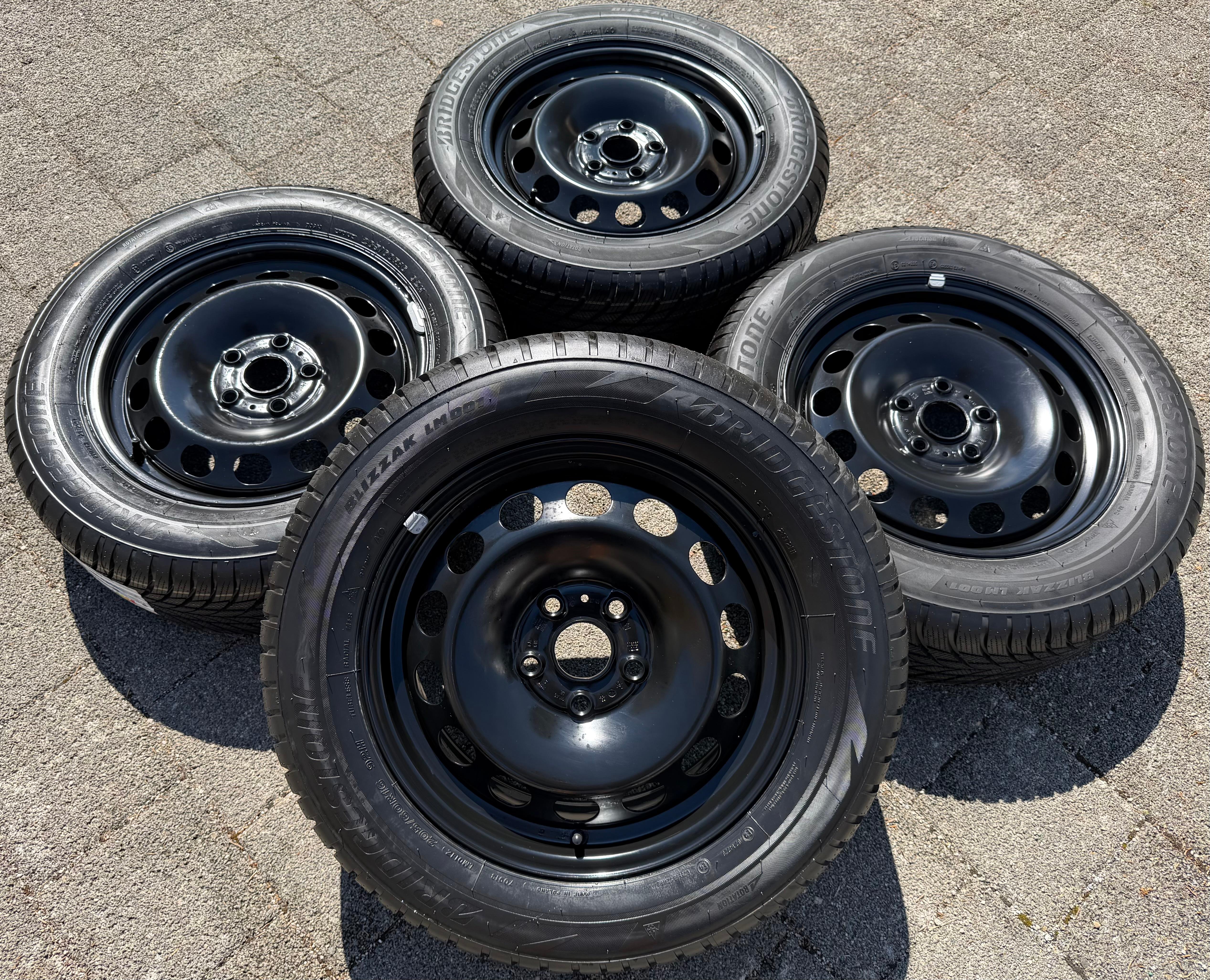 4 Winterräder Audi Q2 GA VW T-Roc 205/60R16 92H Bridgestone 5Q0601027AM NEU