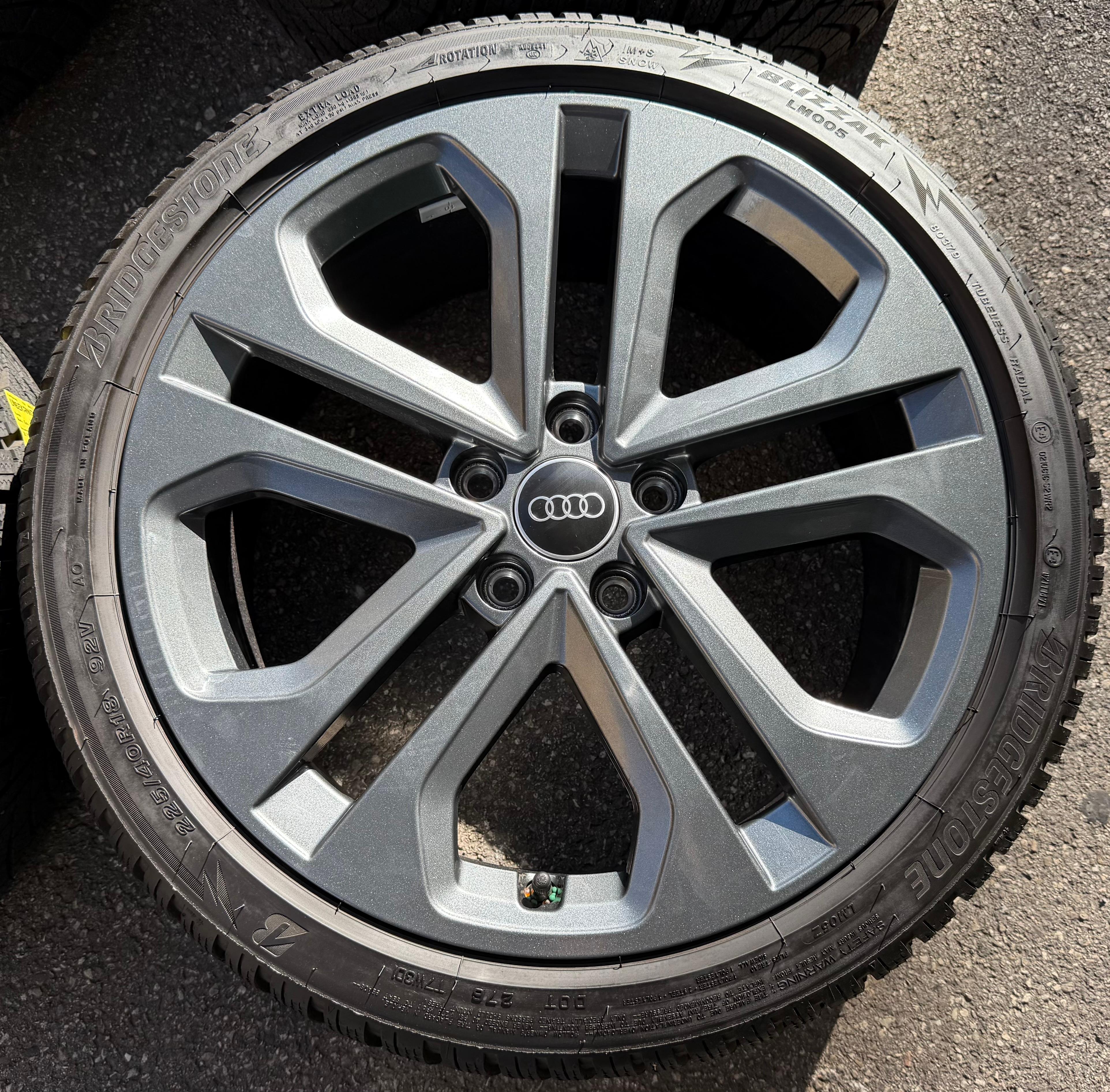 4 ruedas de invierno de aleación originales de 18" para Audi A3 S3 8Y 8Y0601025CM 225/40R18 92V 2025