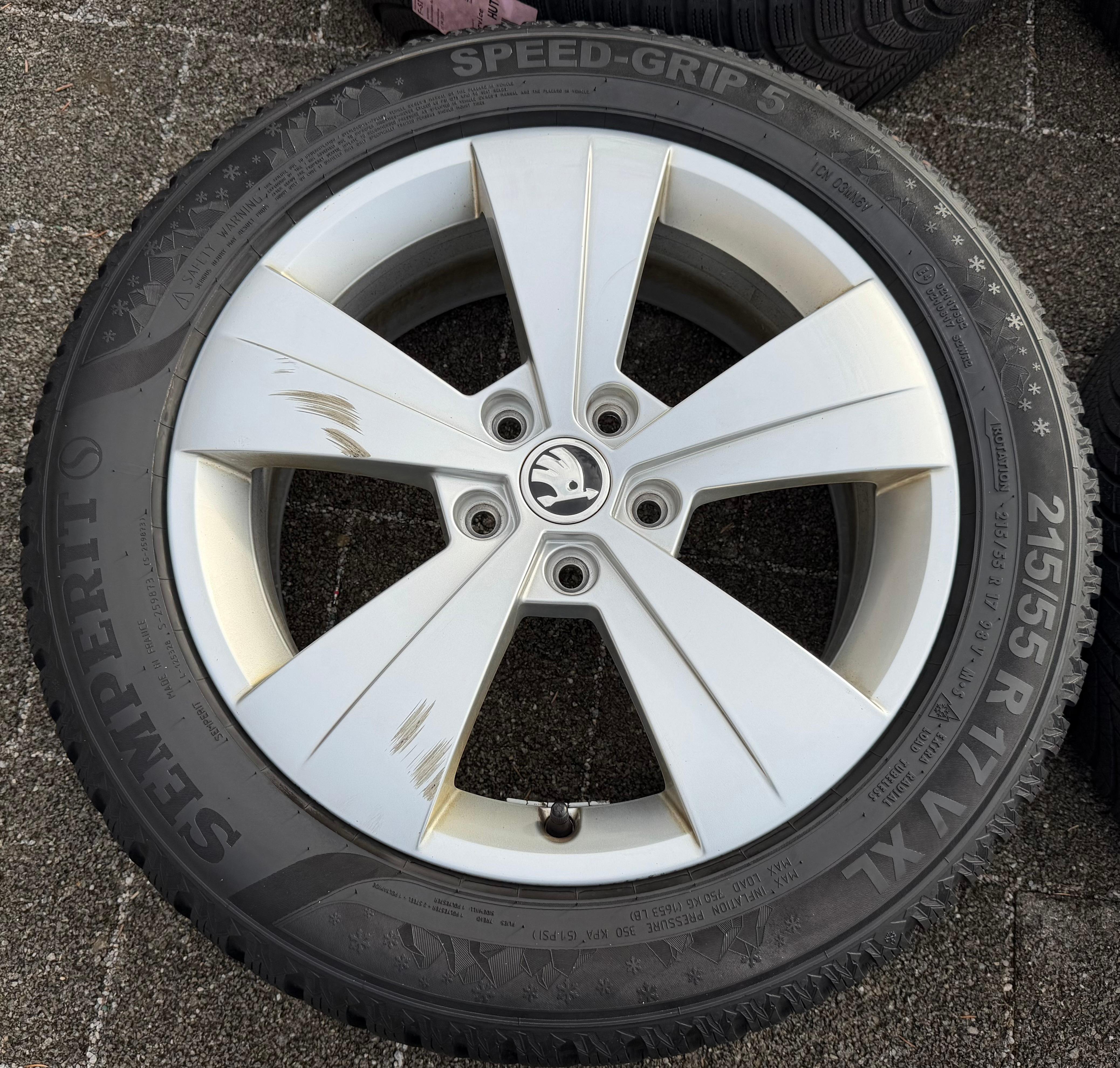 4 ruedas de invierno de aluminio originales de 16" para Skoda Superb III 3V 215/55R17 98V 3V0601025AS