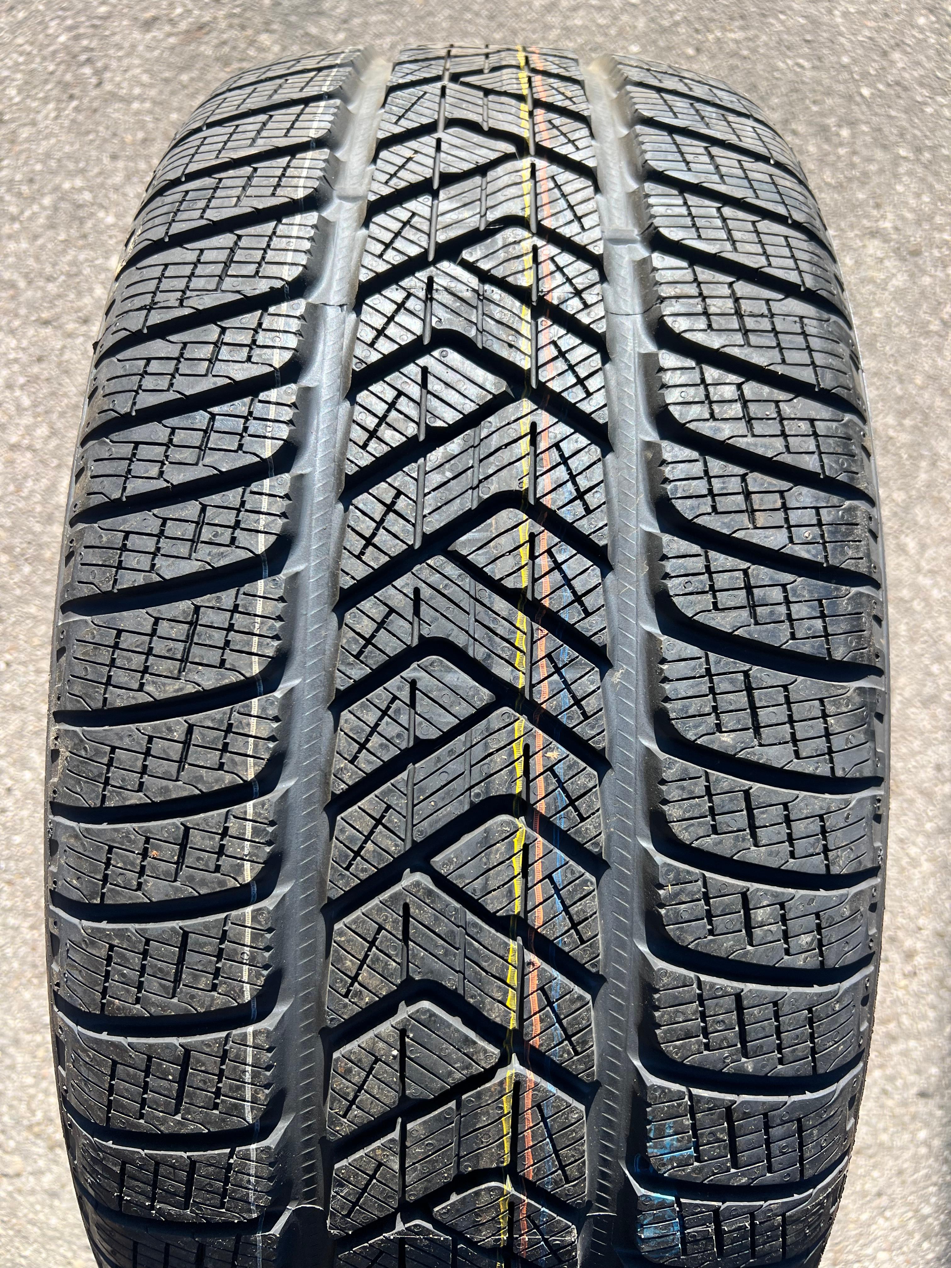 1 x 255/45R20 101V Winterreifen Pirelli Scorpion Winter AO Volles Profil 2018