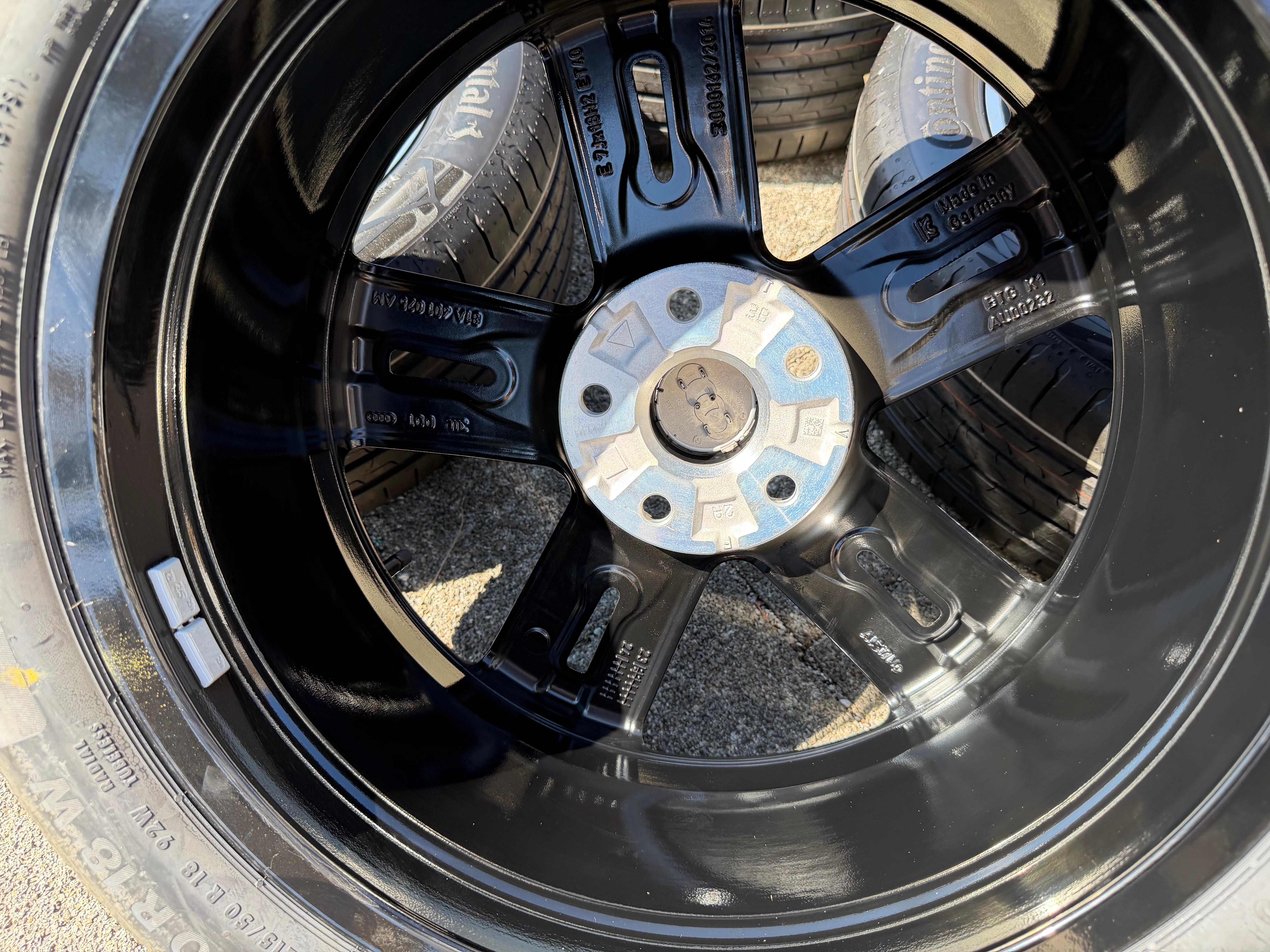 4 Original 18" Alu Sommerräder Audi Q2 SQ2 81A601025AM 215/50R18 92W Continental