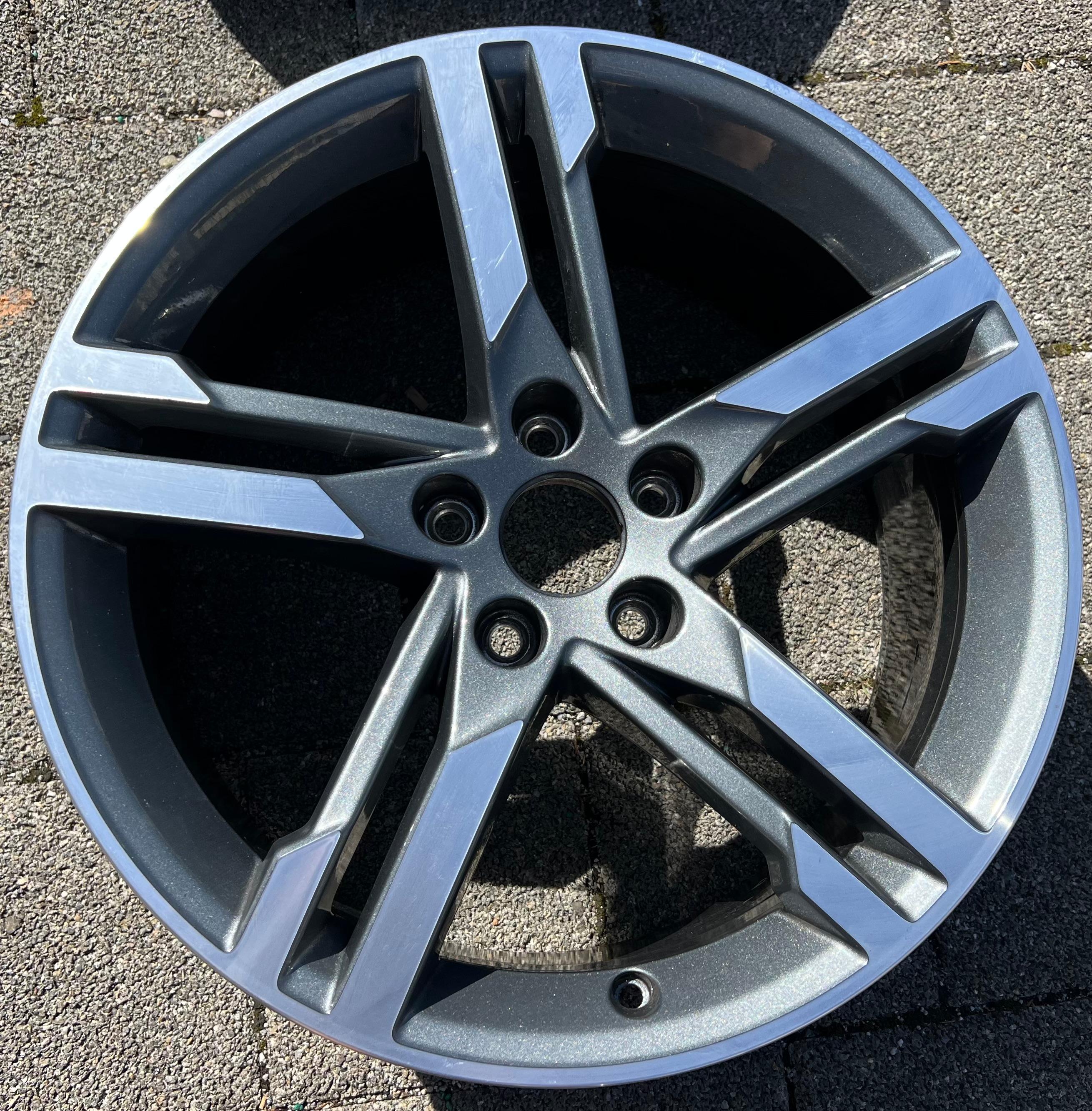 1 X ORIGINAL 18" ALUFELGE FELGE AUDI A4 8W 8W0601025M 8x18 ET40 FREIHAUS