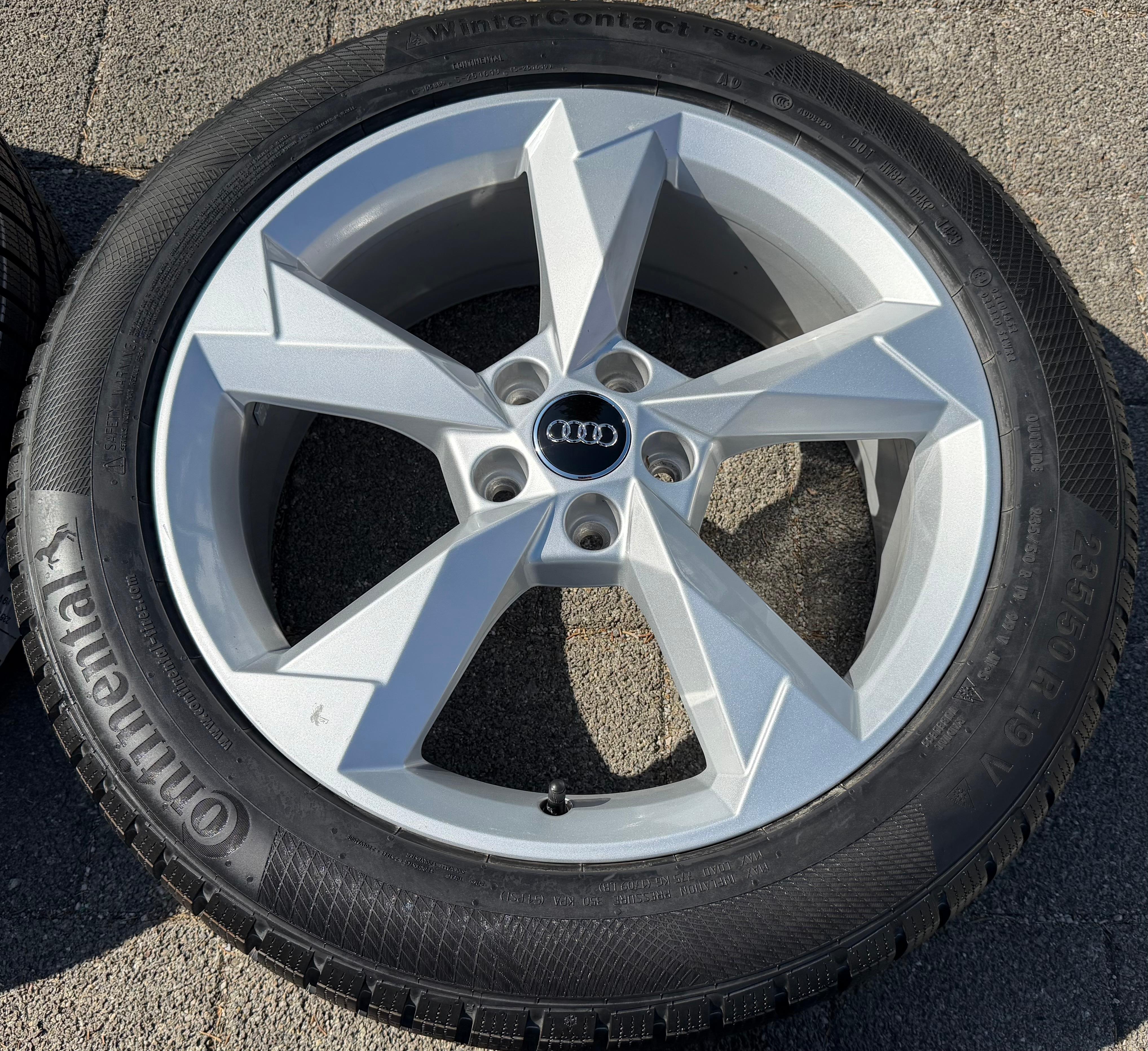4 Original 19" Alu Winterräder Audi Q3 F3B 83A 83A601025N 235/50R19 99V Continental 2023