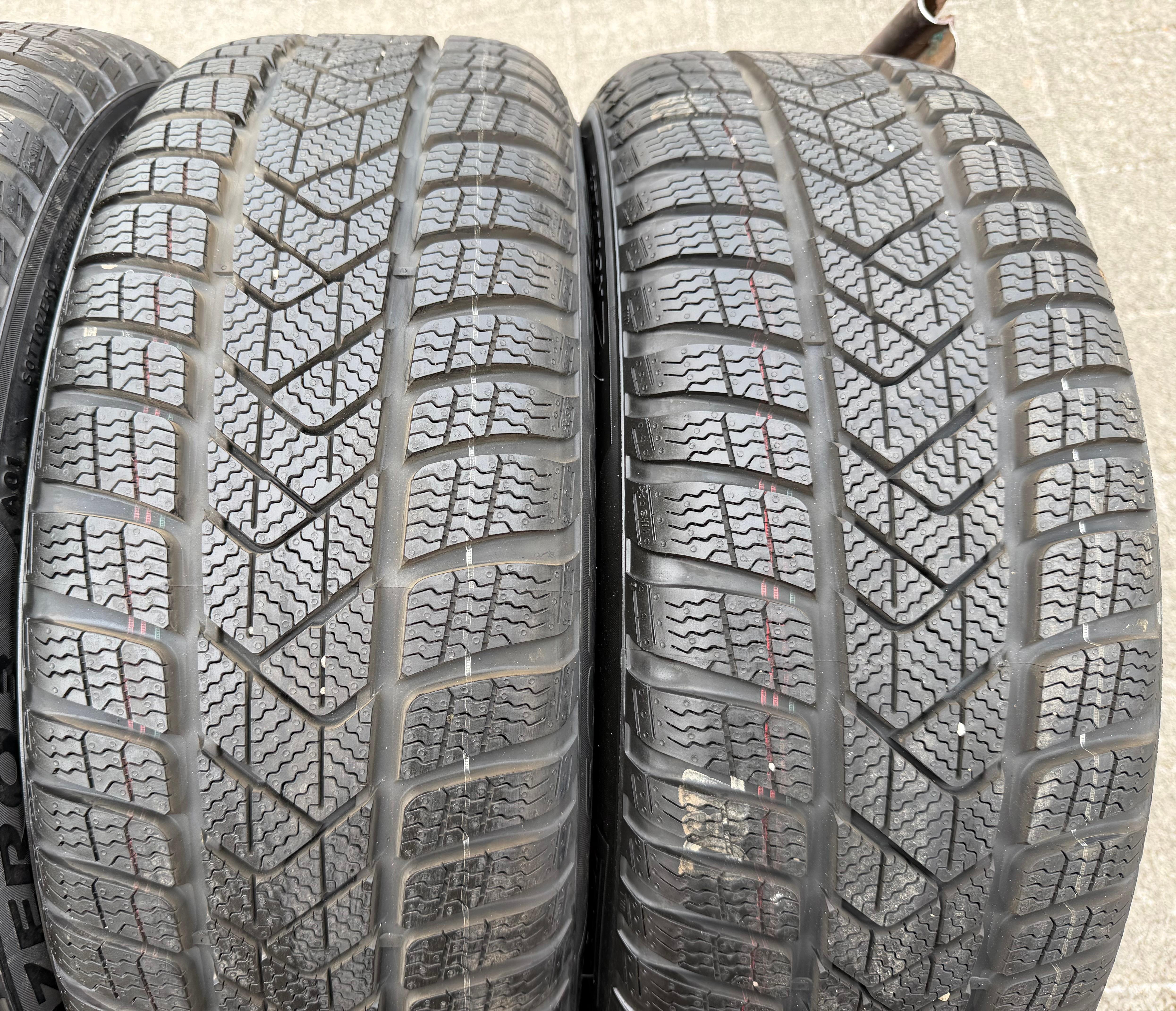 4 Original 17" Alu Winterräder Audi A3 S3 8Y 8Y0601025L 205/50R17 93H Pirelli