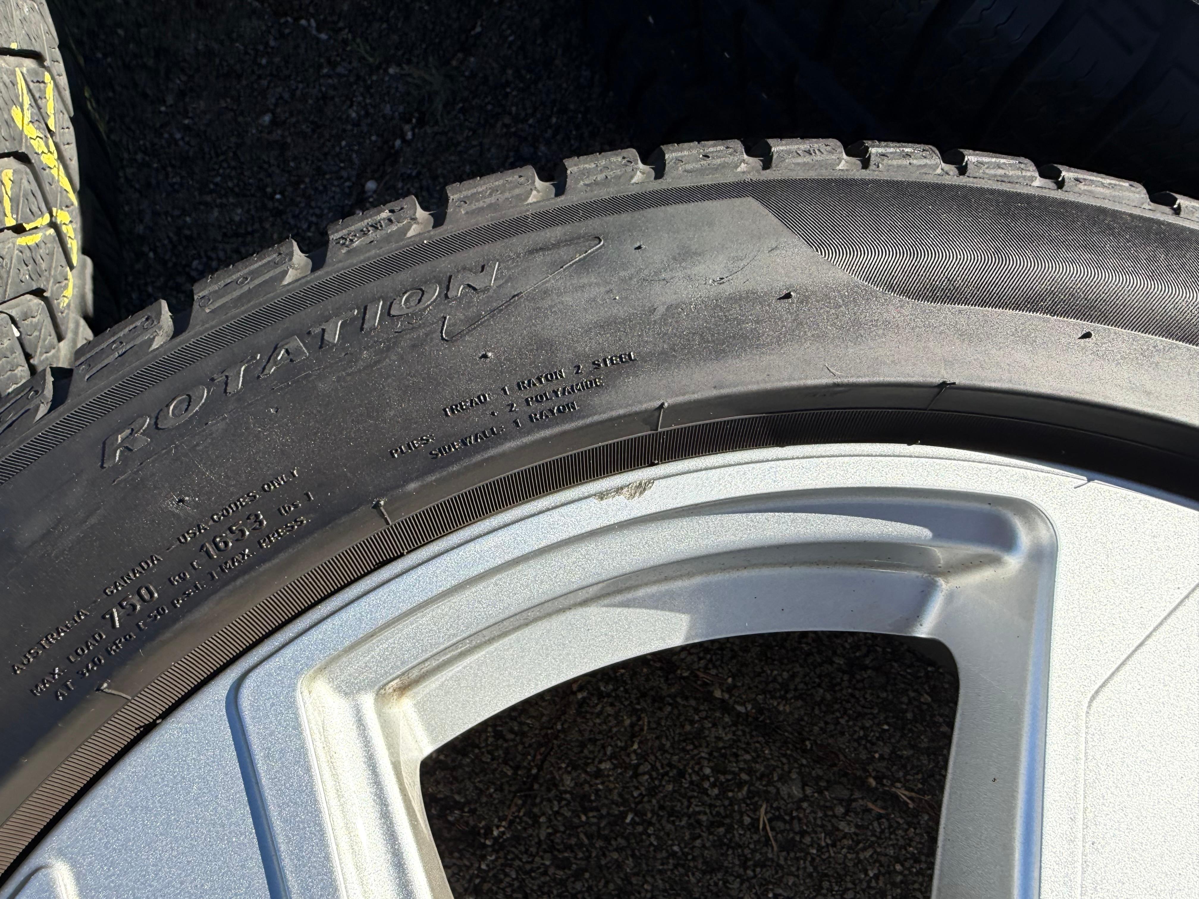 4 Alu 17" Winterräder Volvo S60 V60 V60 Cross Country S80 225/50R17 98H Pirelli
