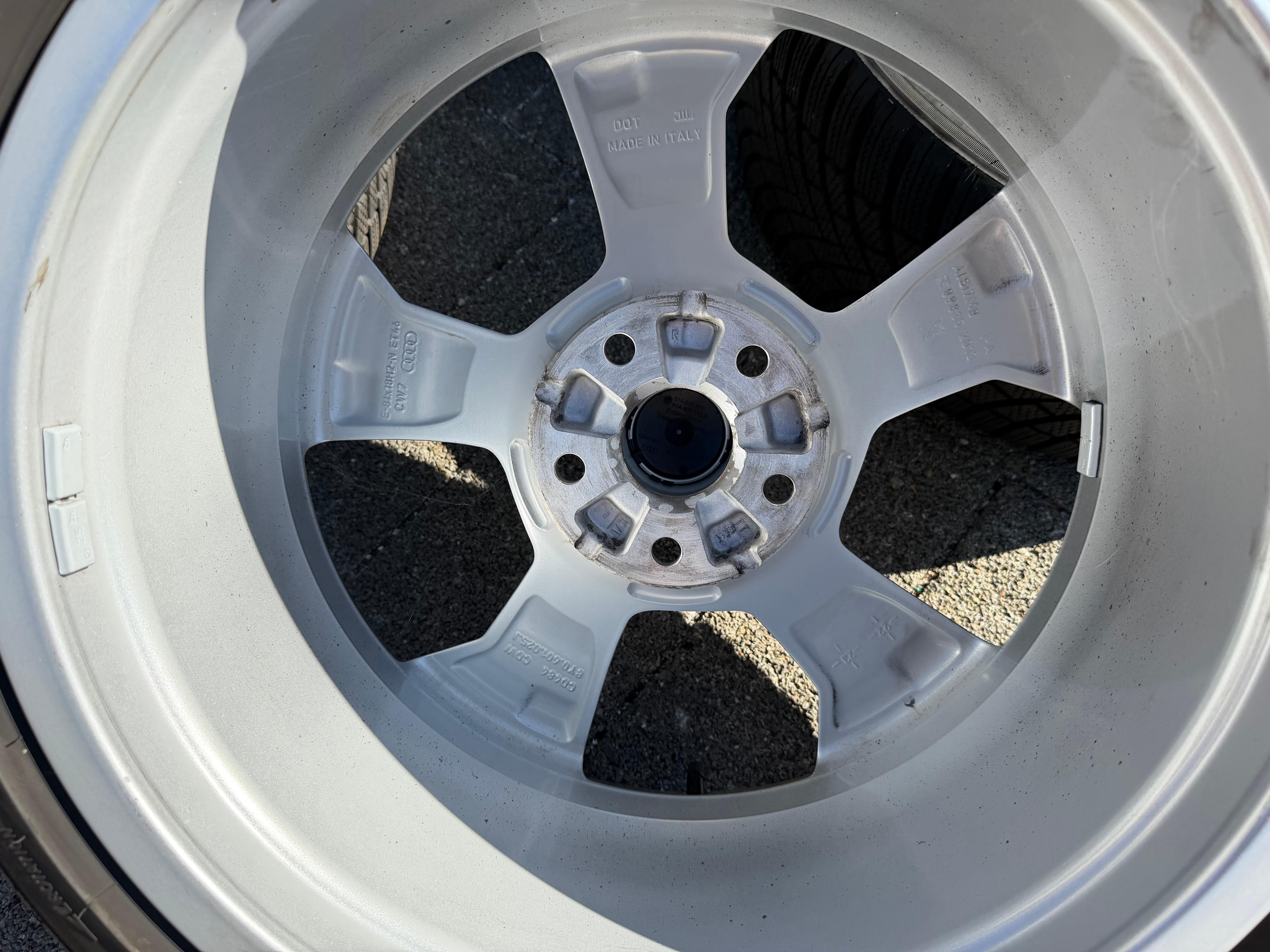 4 Original 18" Alu Winterräder Audi A3 S3 8Y 8Y0601025J 225/40R18 92V Bridgestone 2022