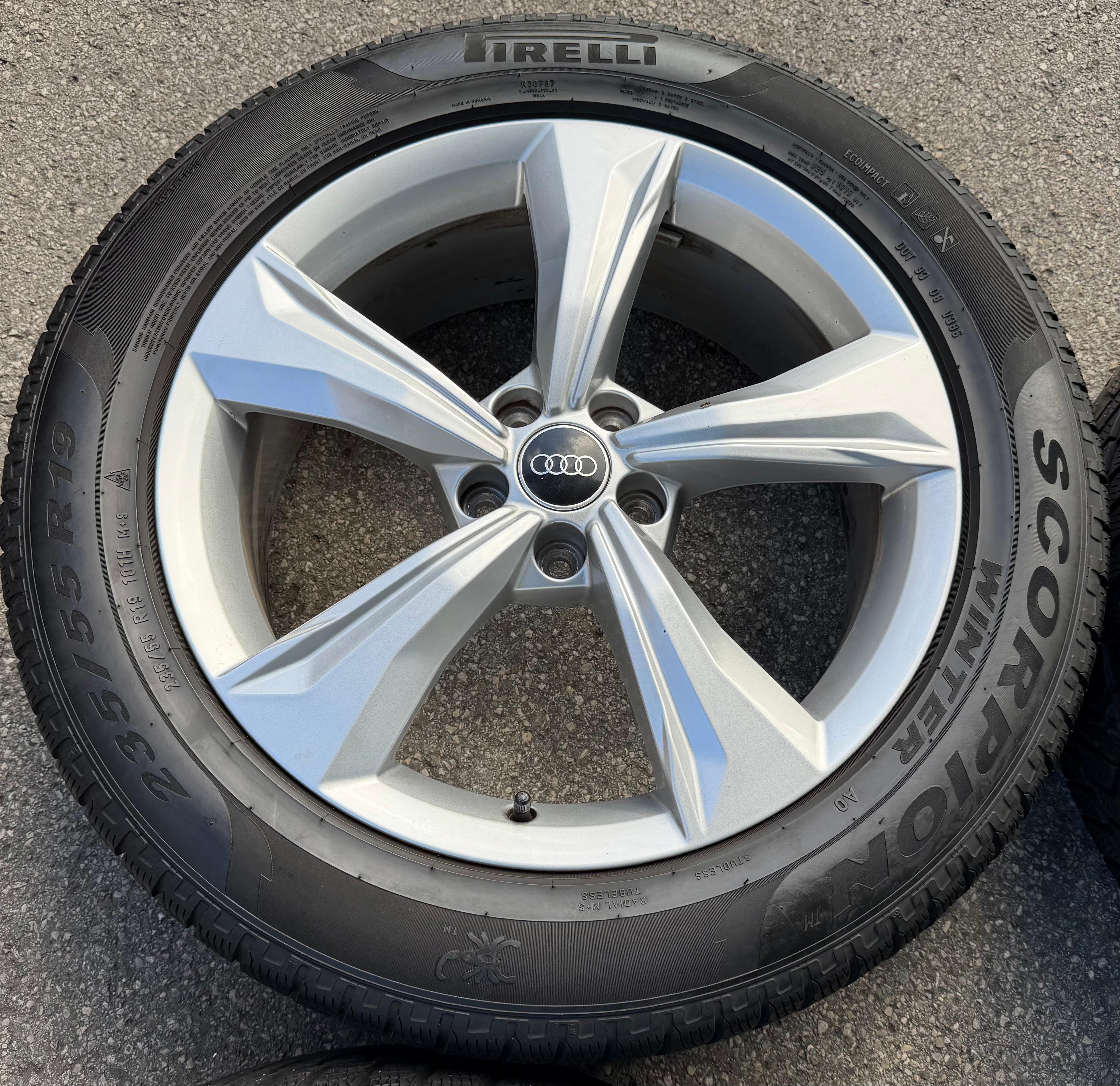 4 ruedas de invierno de aluminio originales de 19" para Audi Q5 SQ5 FY 80A601025K 235/55R19 101H Pirelli 2023