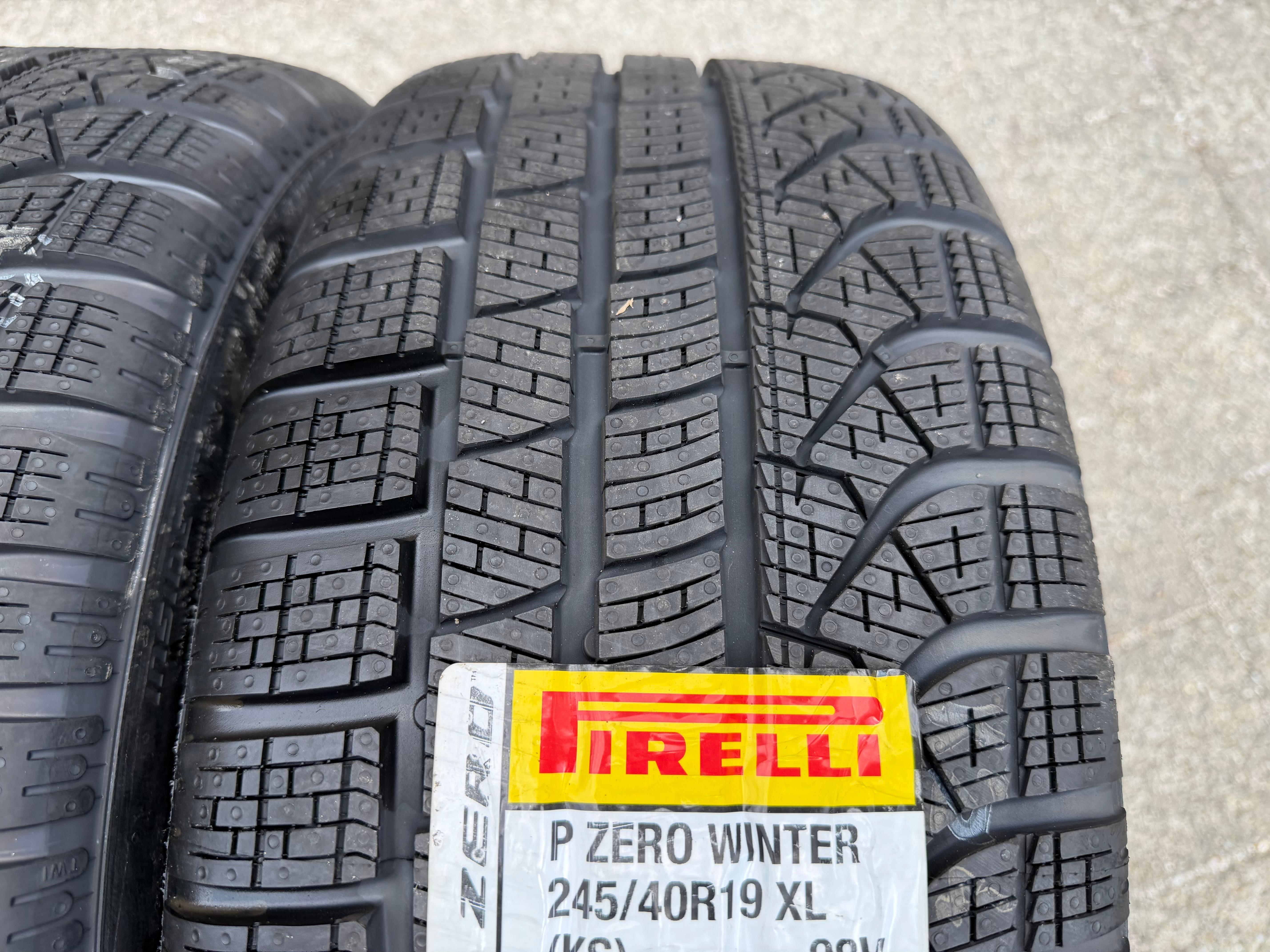 2 x 245/40R19 98V winterbanden Pirelli Pzero Winter NIEUW 2023