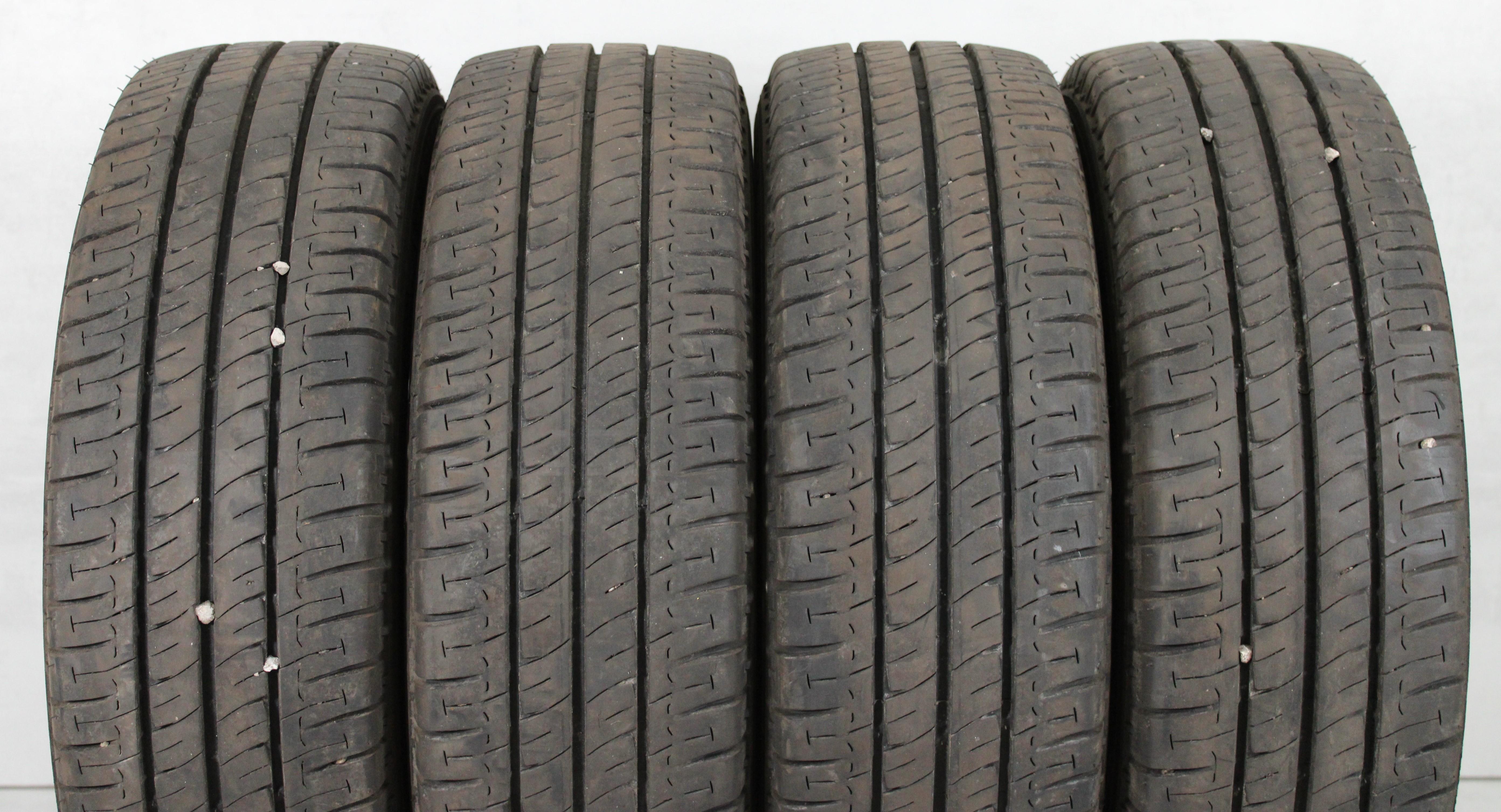 4 x 215/65R16C 109/107T pneumatici estivi Michelin Agilis 8-9mm 2016/2018 consegna gratuita