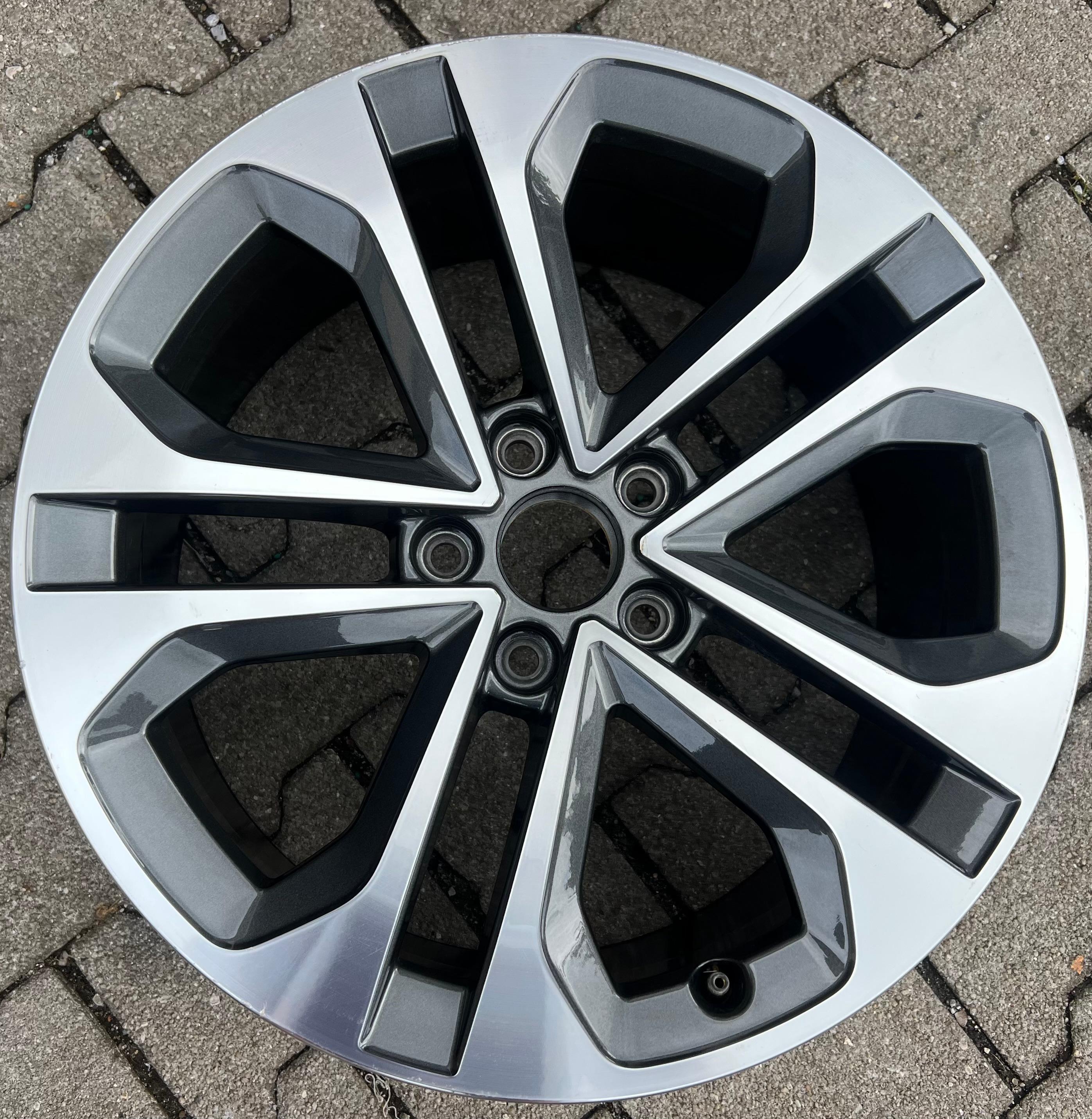 1 x ORIGINELE 18" ALUMINIUM VELG AUDI A3 S3 8Y 8Y0601025CE 8x18 ET46 GRATIS VERZENDING