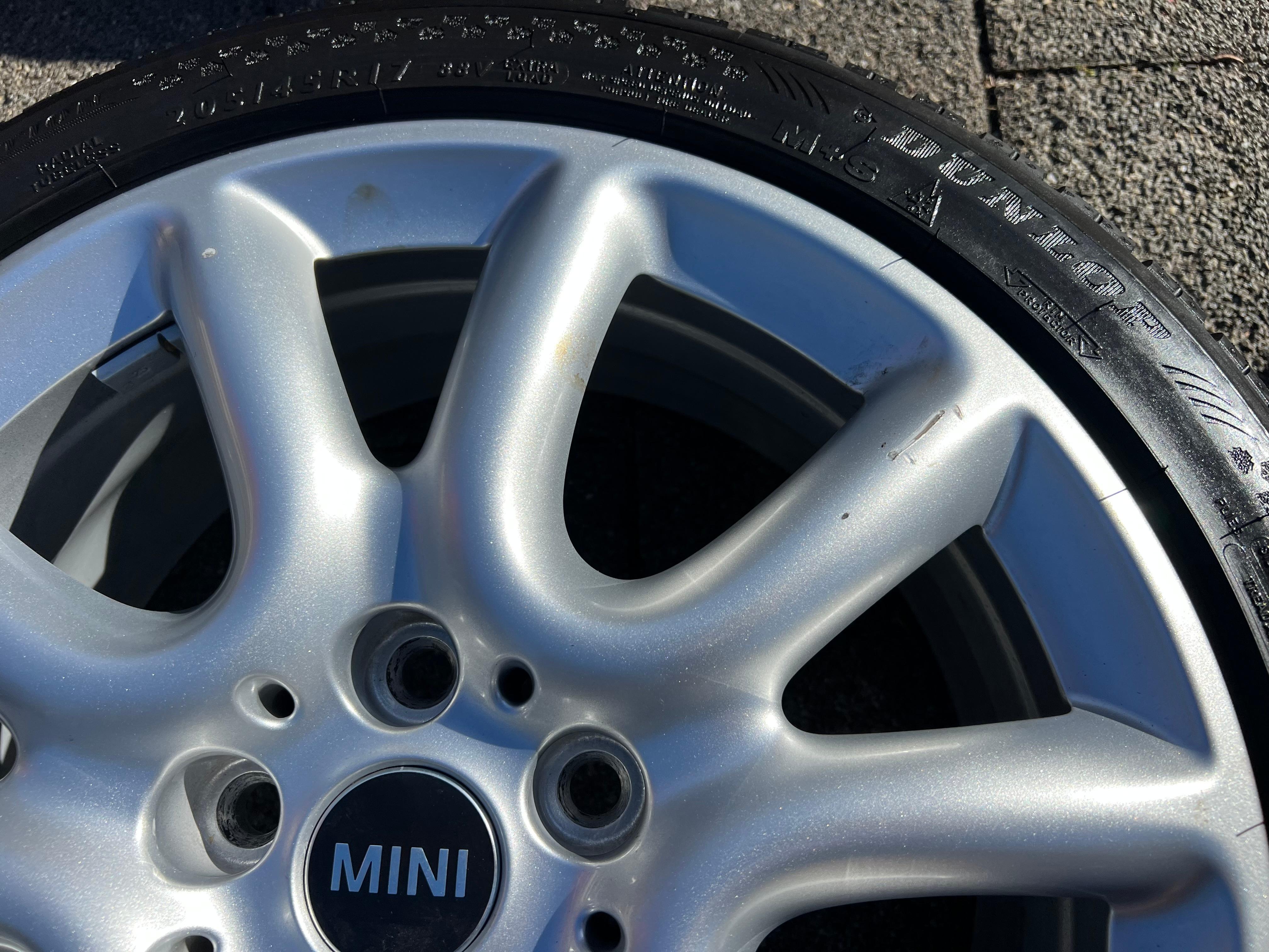 4 ROUES D'HIVER ORIGINALES 17" EN ALUMINIUM MINI F55 F56 F57 JCW 205/45R17 88V DUNLOP 2020