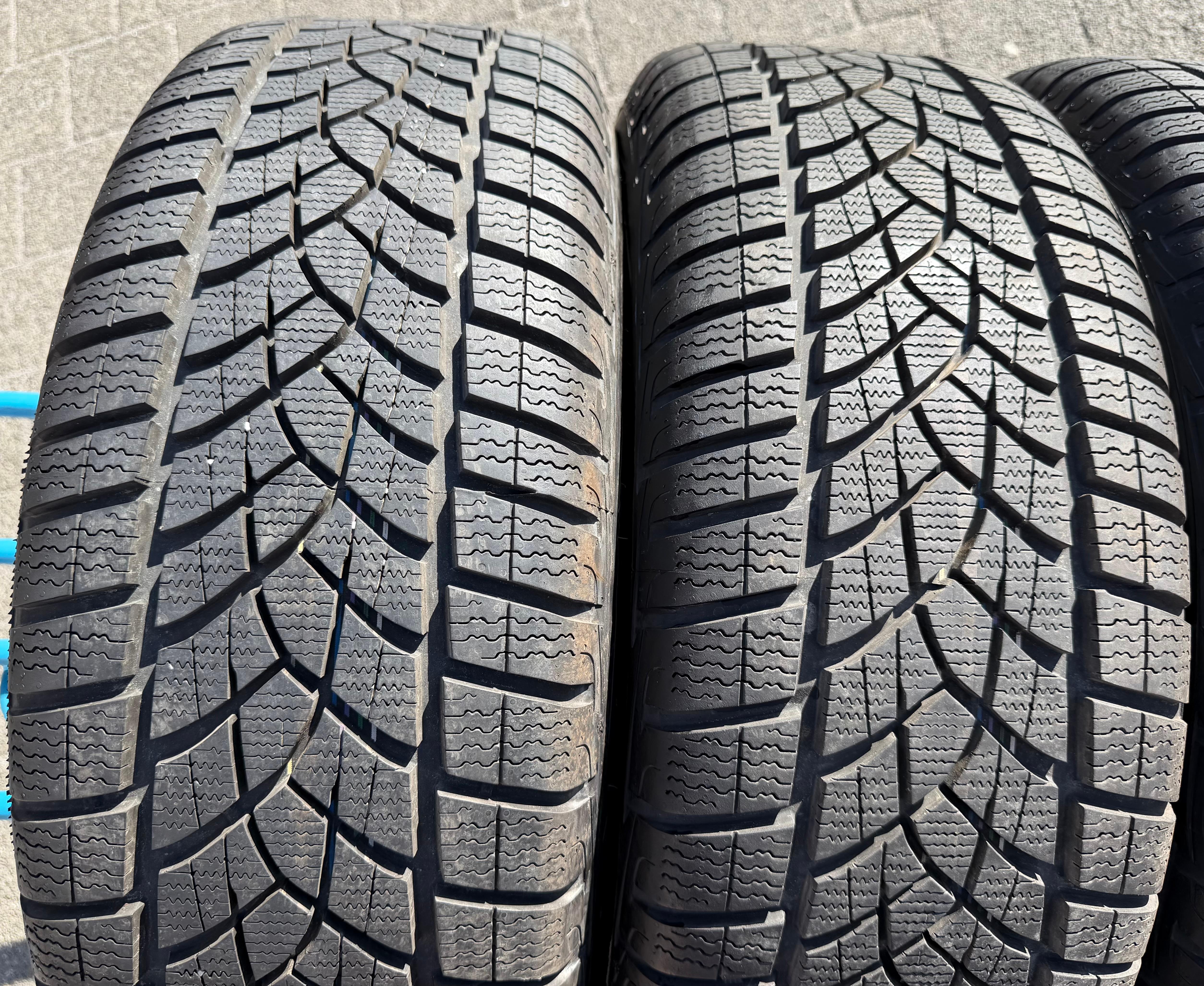 4 Original 18" Alu Winterräder Audi Q3 F3 83A 83A601025J 235/55R18 104H Goodyear