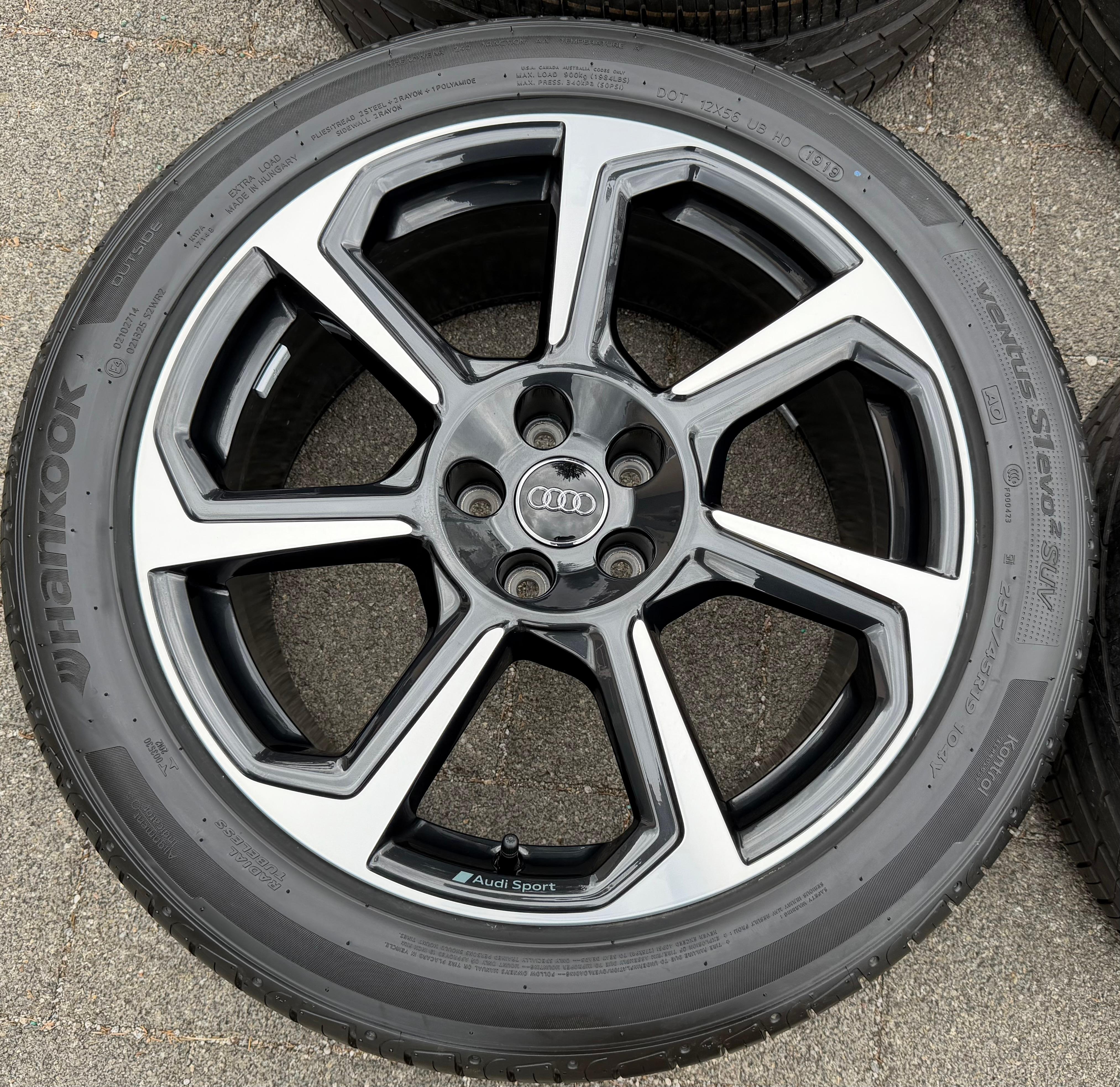 4 cerchi in lega Sommer originali da 19" per Audi Q3 F3B 83A 83A601025D 255/45R19 104Y Hankook
