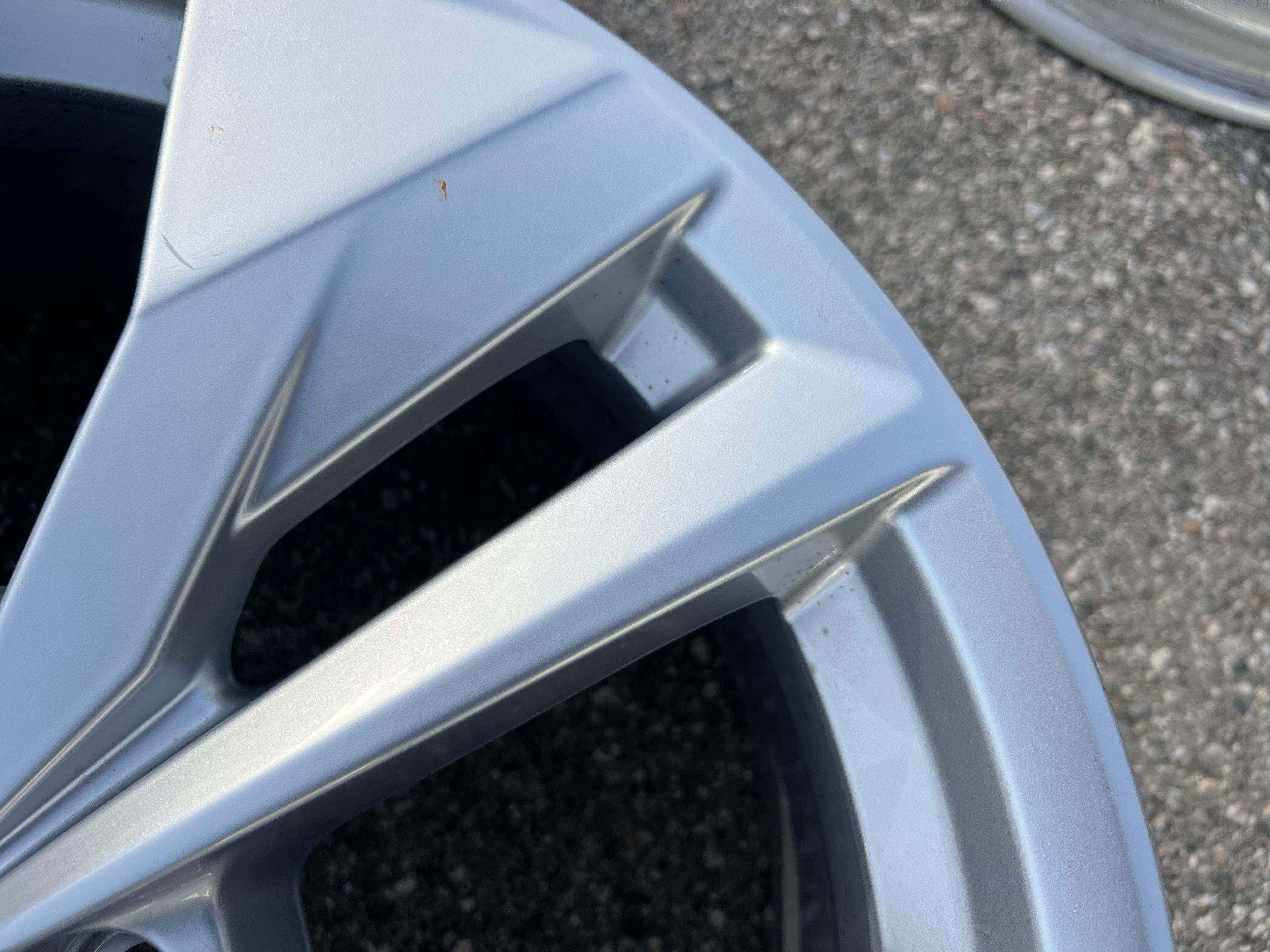 1 X CERCHIO ORIGINALE 18" IN ALLUMINIO AUDI A3 S3 8Y 8Y0601025AC 7,5x18 ET42 FREEHOUSE