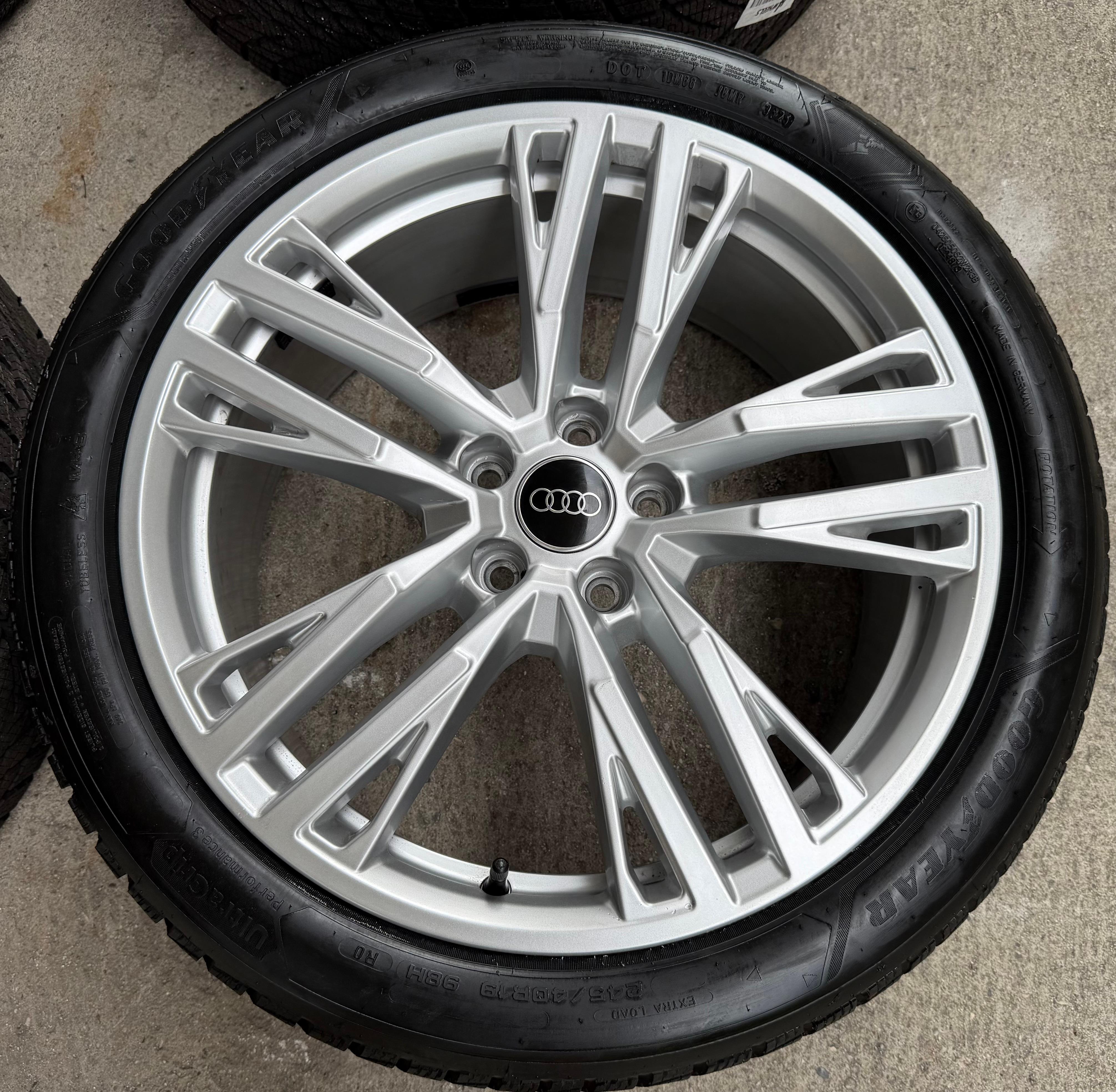 4 ORIGINAL 19" ALU WINTERRÄDER AUDI A5 S5 FU2 B10 8B3601025AS 245/40R19 98H 2025