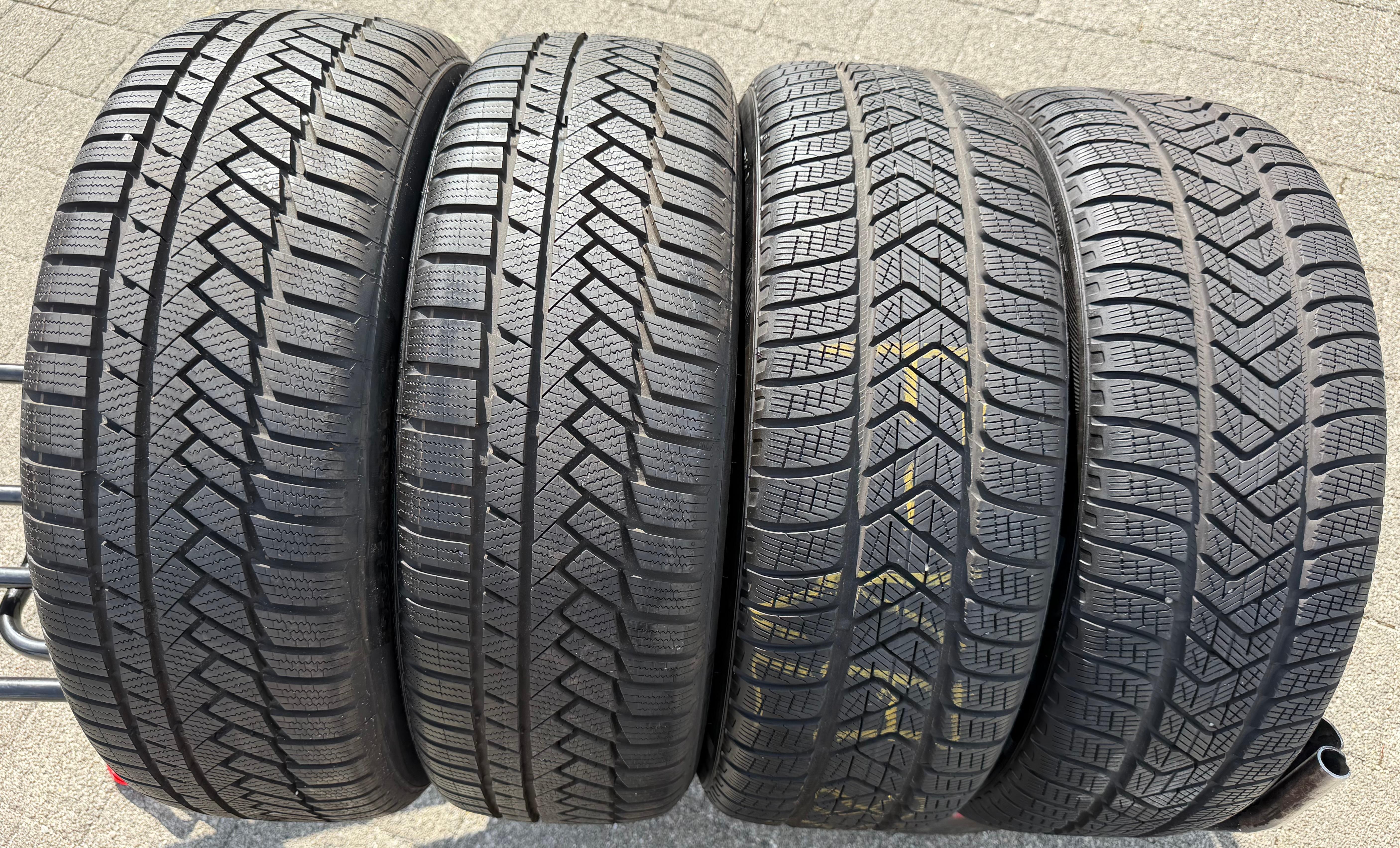 4 Original 19" Alu Winterräder Audi Q3 F3B 83A 83A601025N 235/50R19 99V Winter