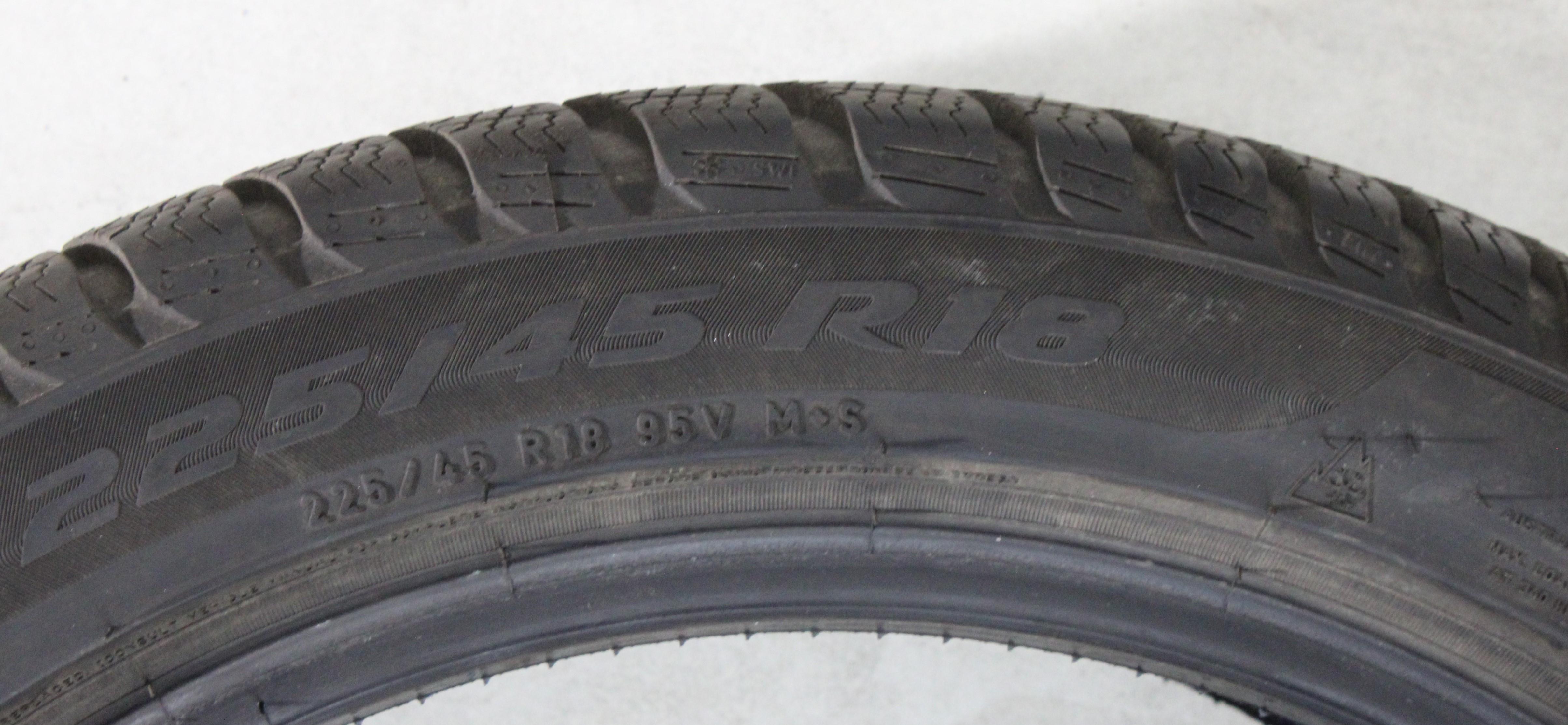 1 x 225/45R18 95V Winterreifen Pirelli Sottozero 3 * Runflat 4-4,5mm 2021