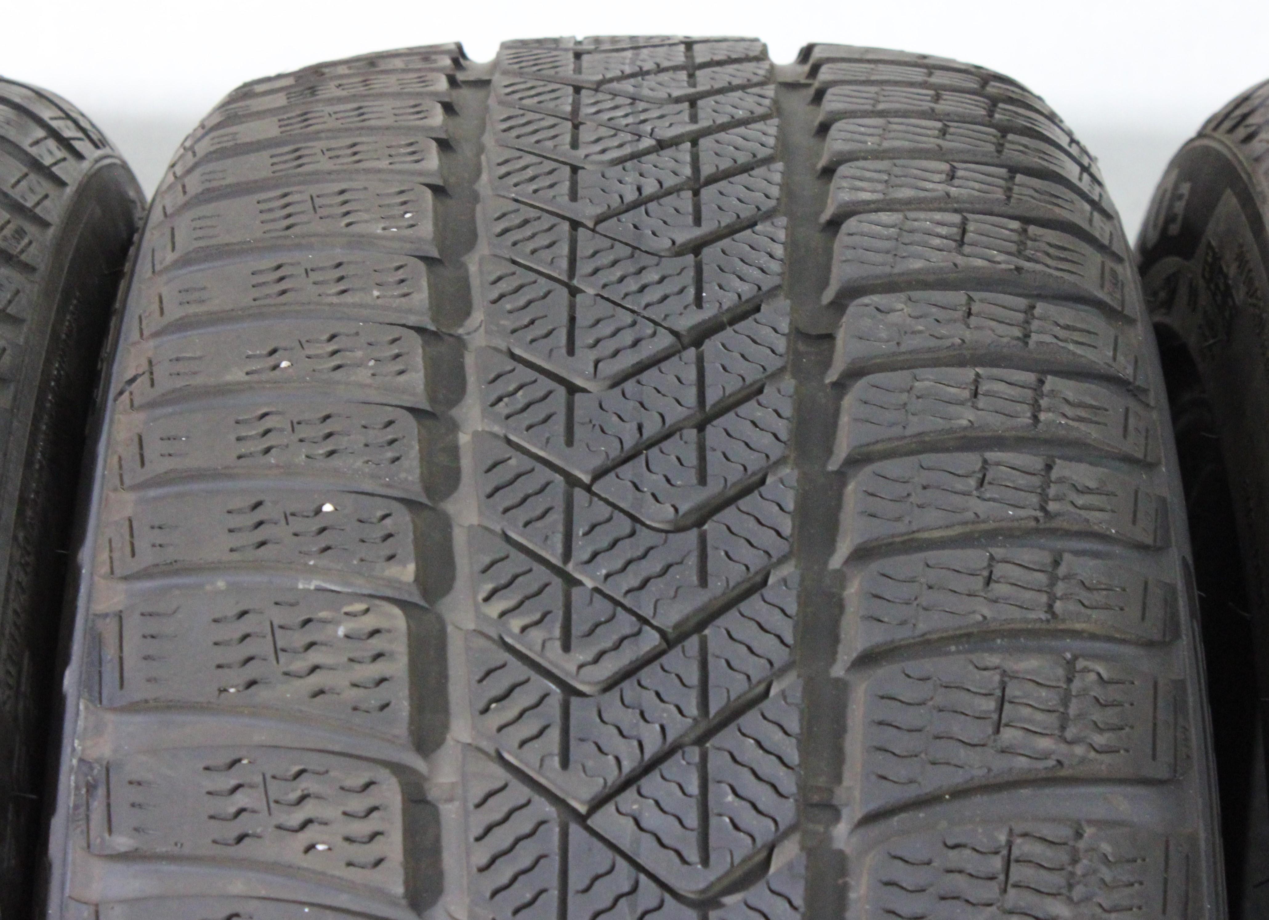 4 x 235/45R18 98V Winterreifen Pirelli Sottozero 3 Elect TO 2x6-6,5mm/2x6,5-7mm 2023 Silent