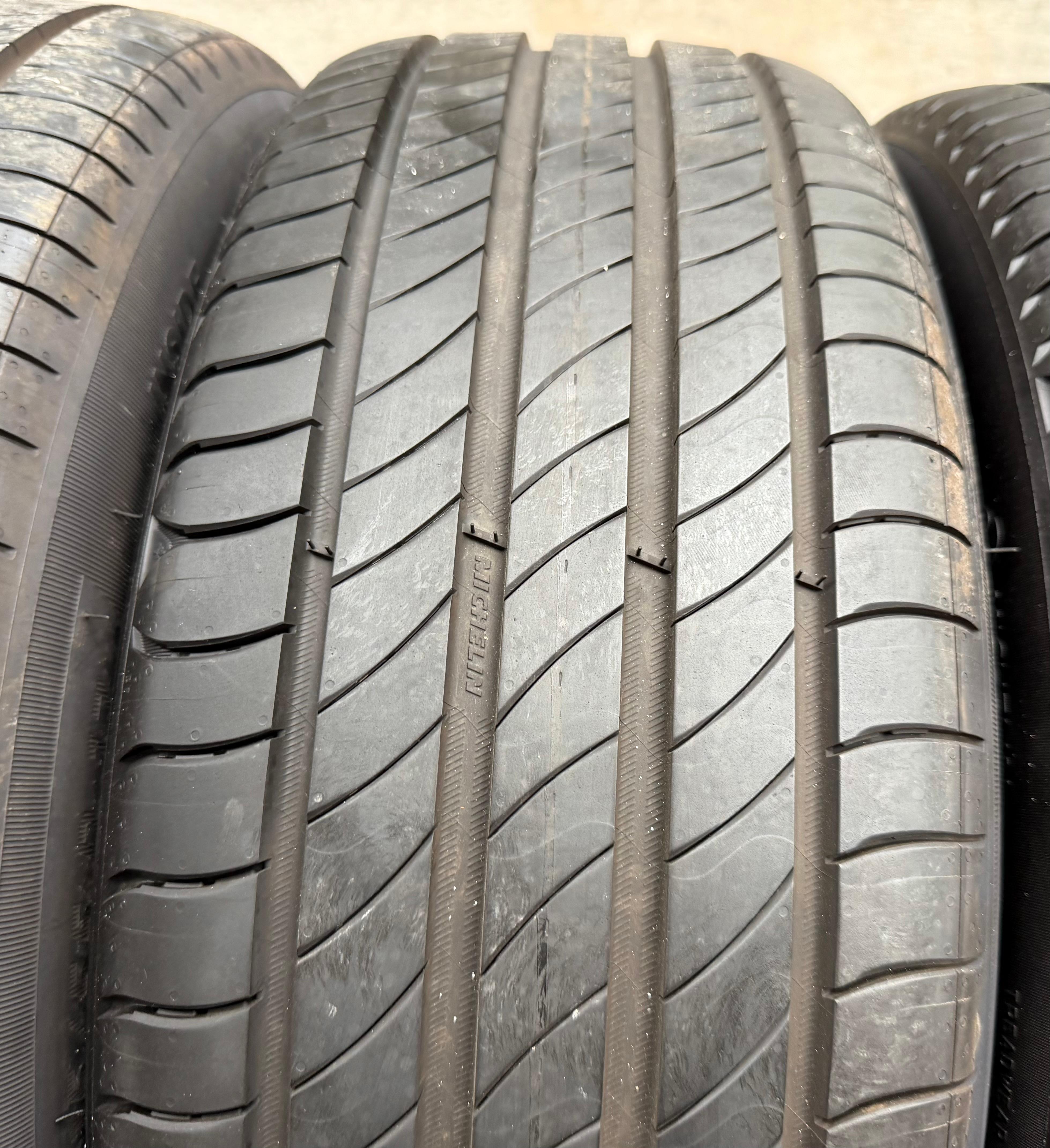 4 Original 17" Alu Sommerräder Audi Q2 SQ2 GA 81A601025AJ 215/55R17 94V Michelin