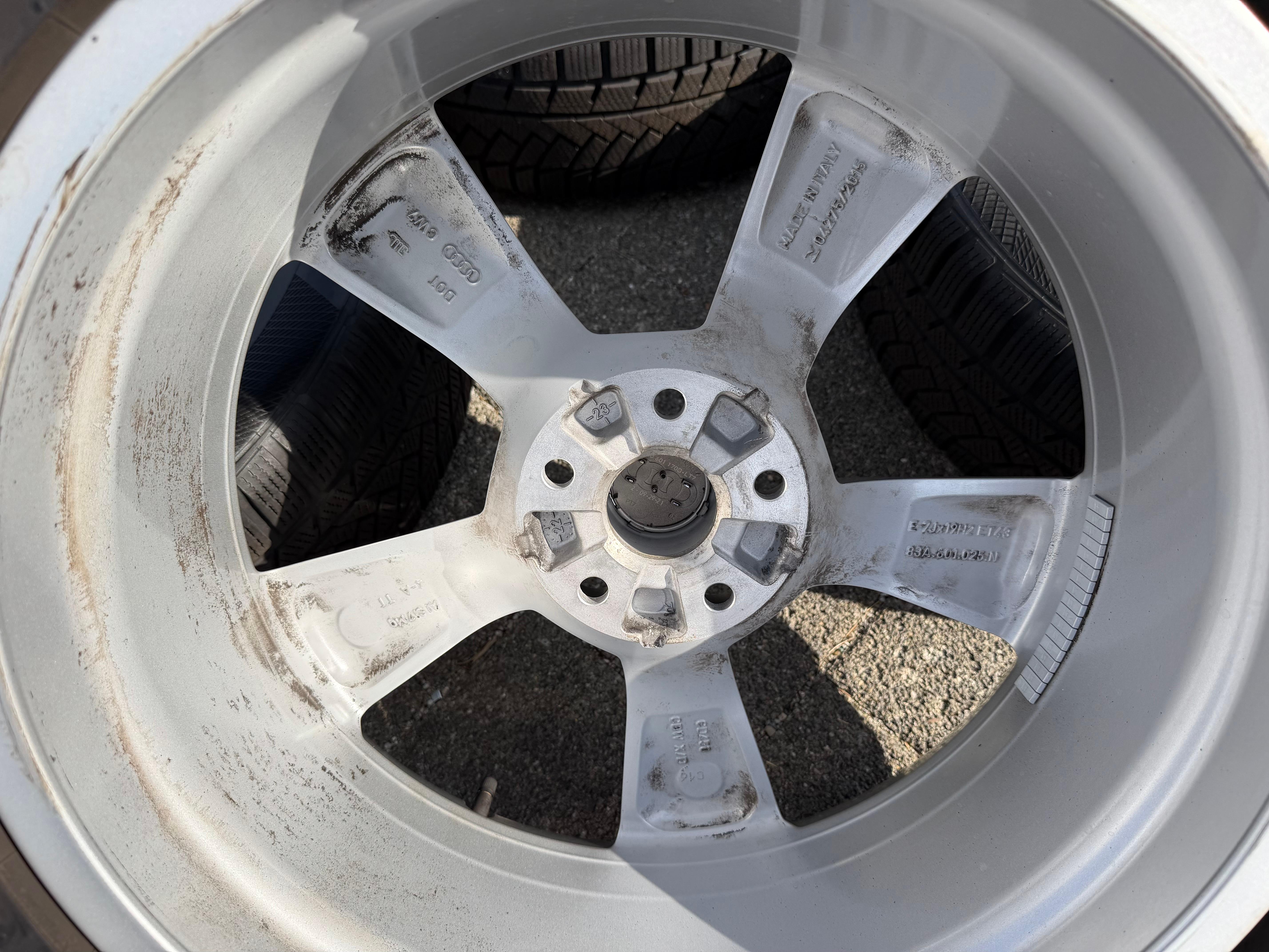 4 Original 19" Alu Winterräder Audi Q3 F3B 83A 83A601025N 235/50R19 99V Continental