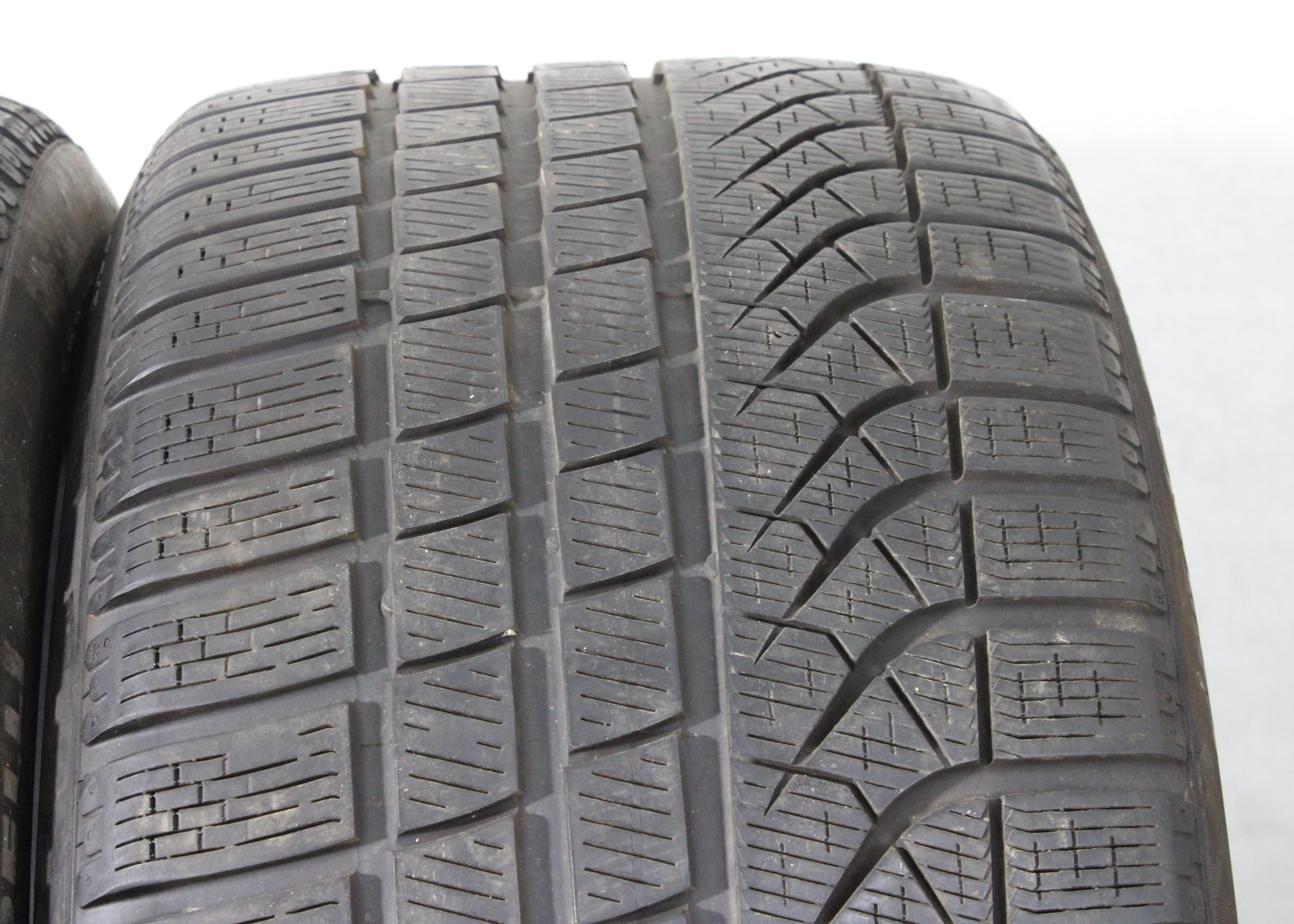 2 x 285/40R20 108V pneumatici invernali Pirelli Pzero Winter NF0 Elect 1x4,5-5mm/1x5-5,5mm 2023