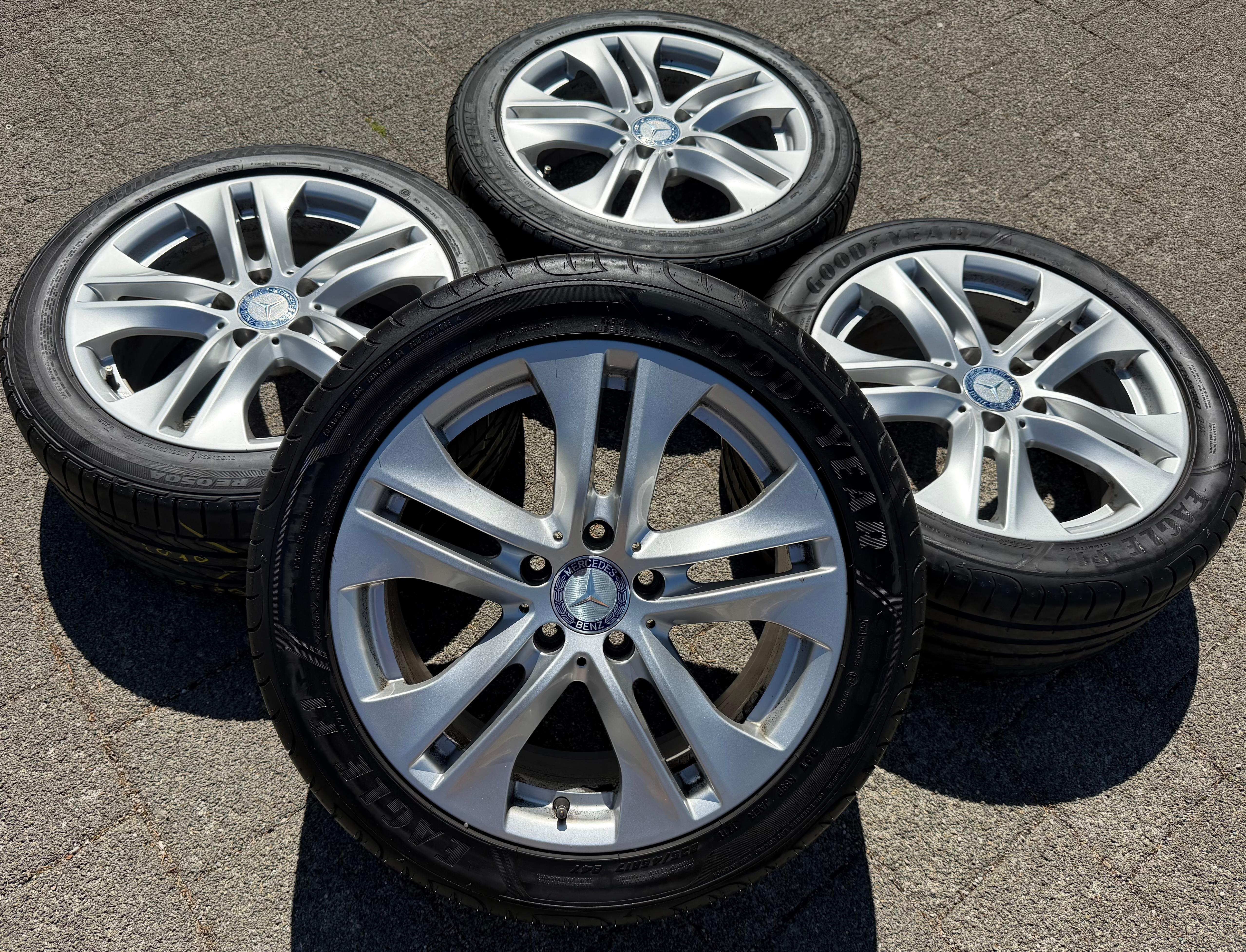4 ORIGINELE 17" ALU-ZOMERWIELEN MERCEDES E-KLASSE A207 W207 A2074010602 235/45R17 94W