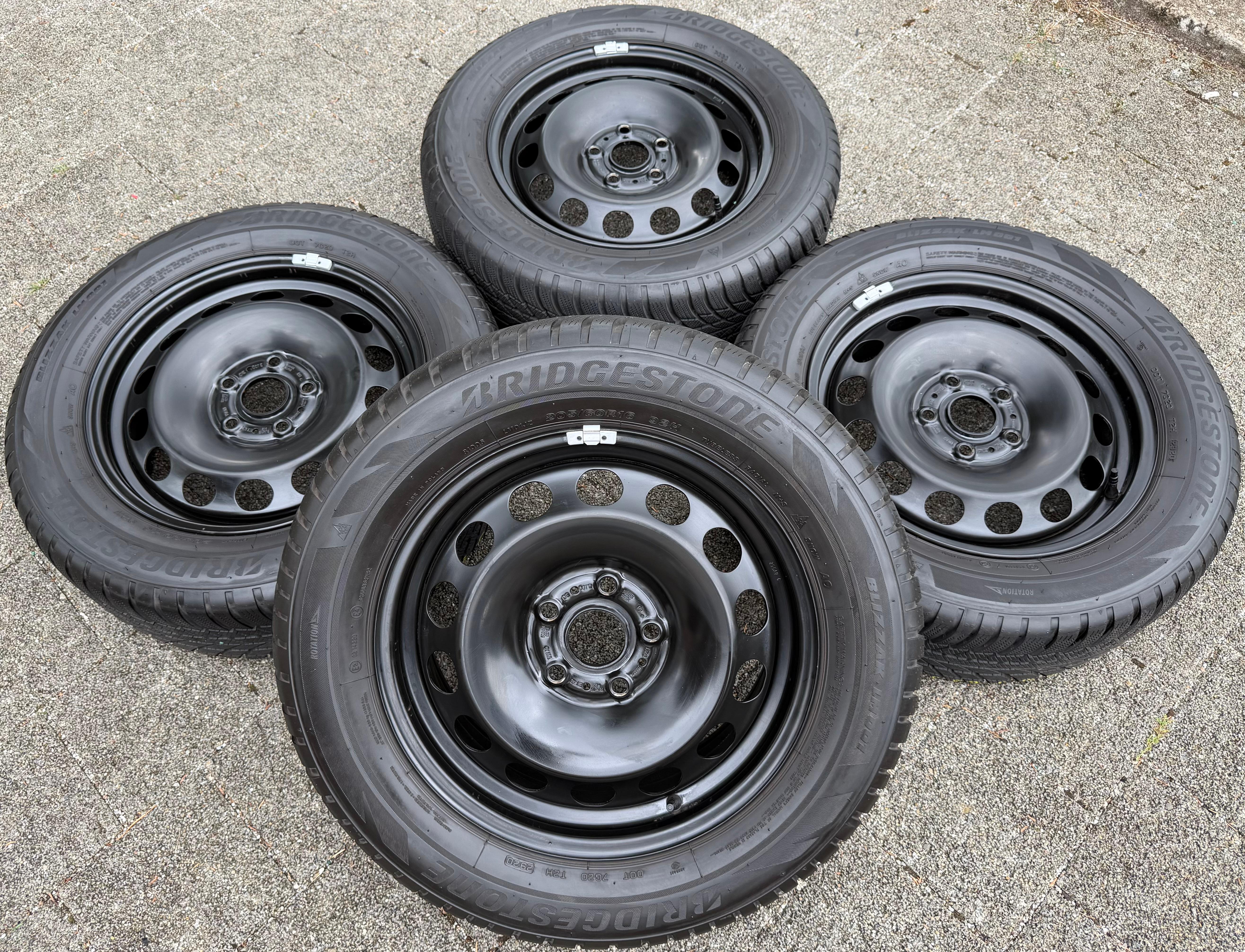 4 ruedas de invierno Audi Q2 GA VW T-Roc 205/60R16 92H Bridgestone 5Q0601027AM