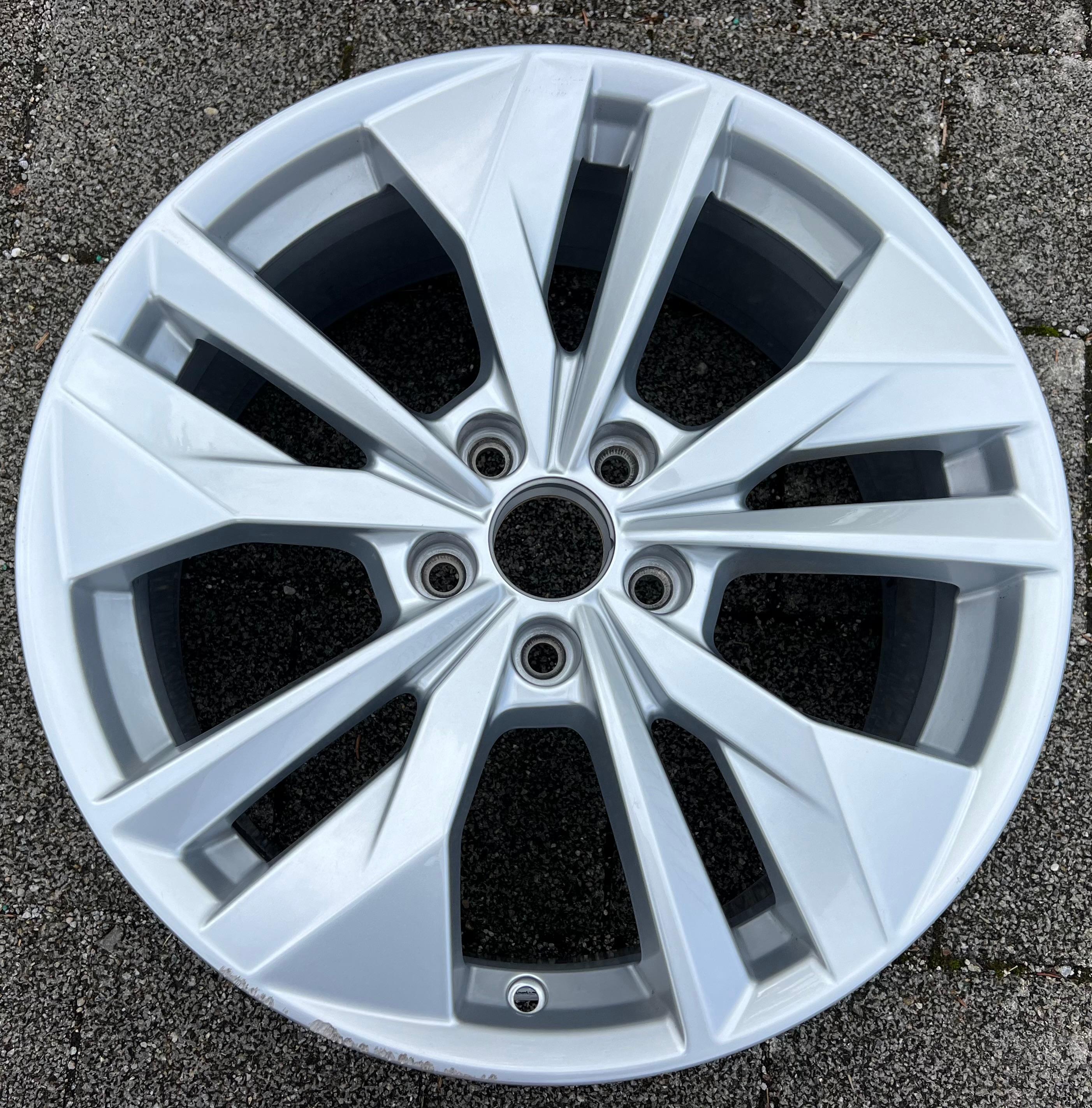 1 X ORIGINAL 18" ALUFELGE AUDI A3 S3 8Y 8Y0601025AC 7,5x18 ET42 FREIHAUS