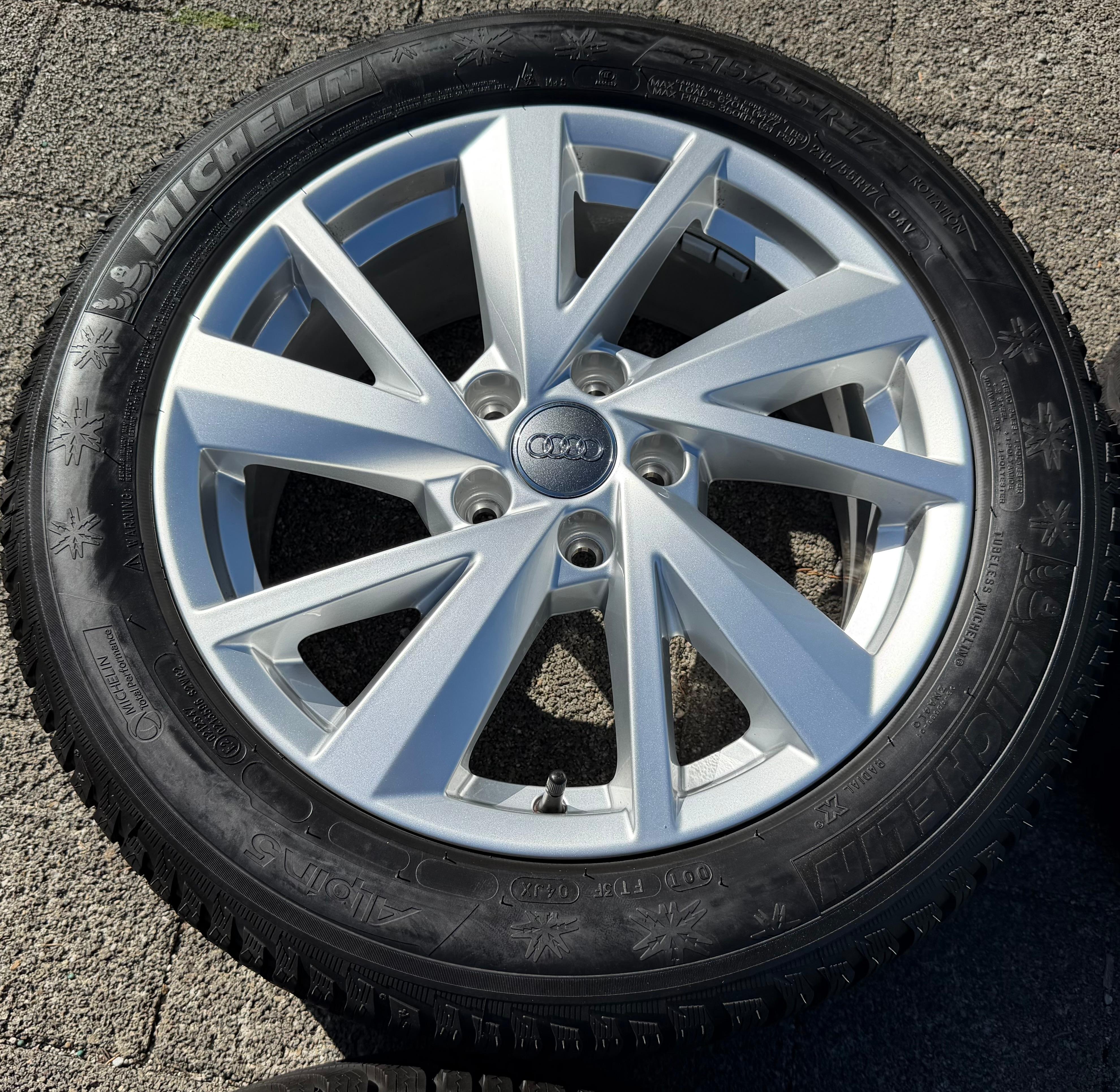 4 ruedas de invierno de aleación originales de 17" para Audi Q2 215/55R17 94V Michelin 8MM