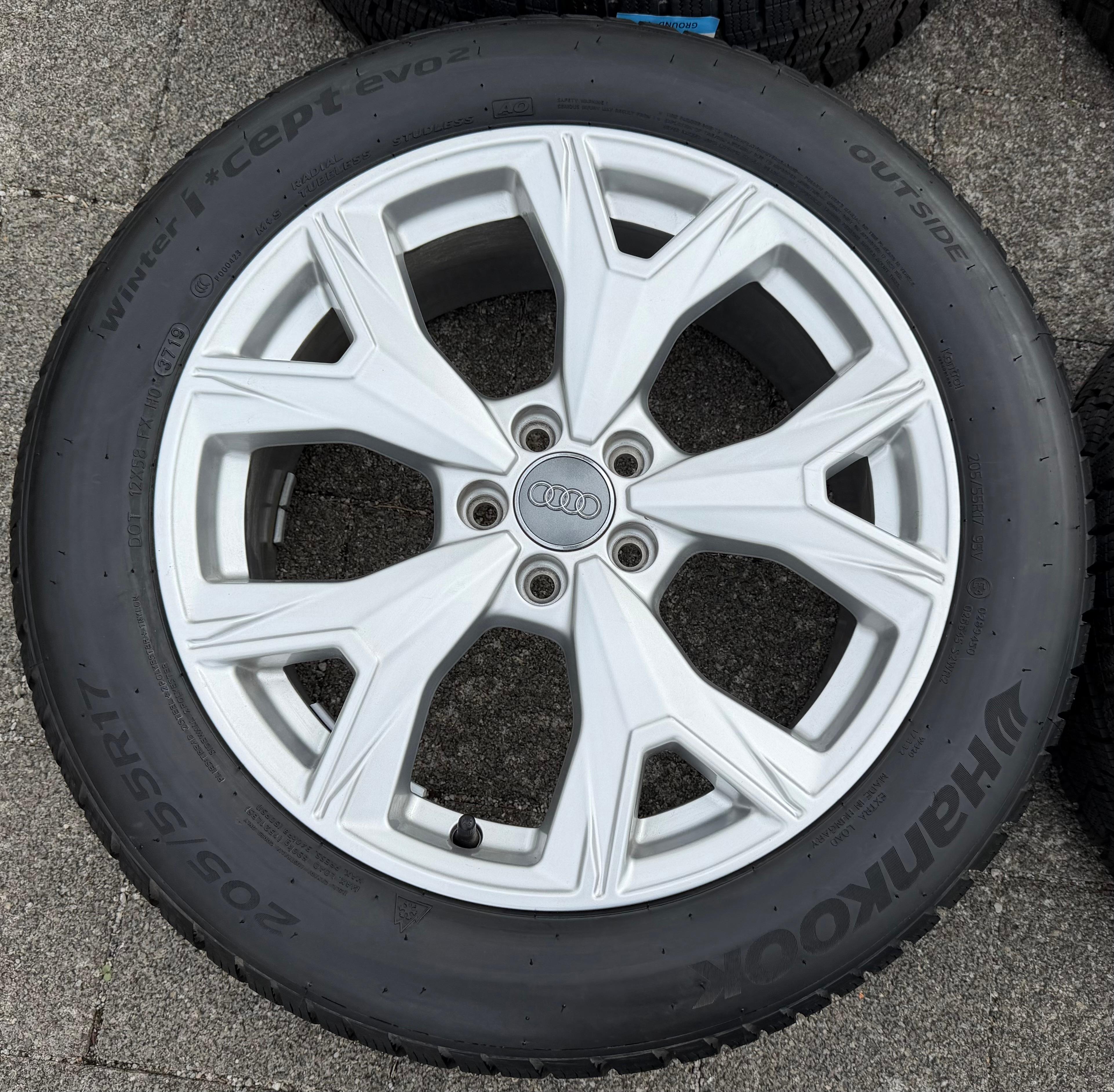 4 Original 17" Alu Winterräder Audi A1 CITY Carver GBH 82A601025S 205/55R17 95V Hankook