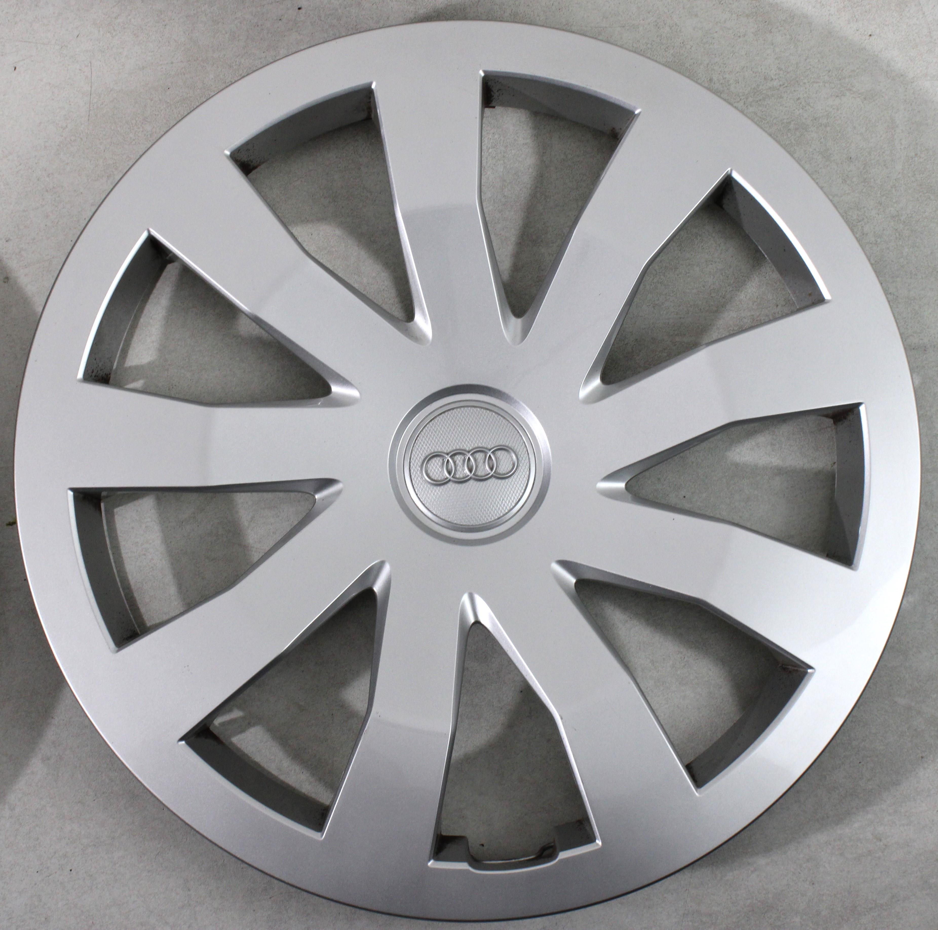 4 TAPACUBOS ORIGINALES DE 15" AUDI A1 GB 82A601147 15 PULGADAS