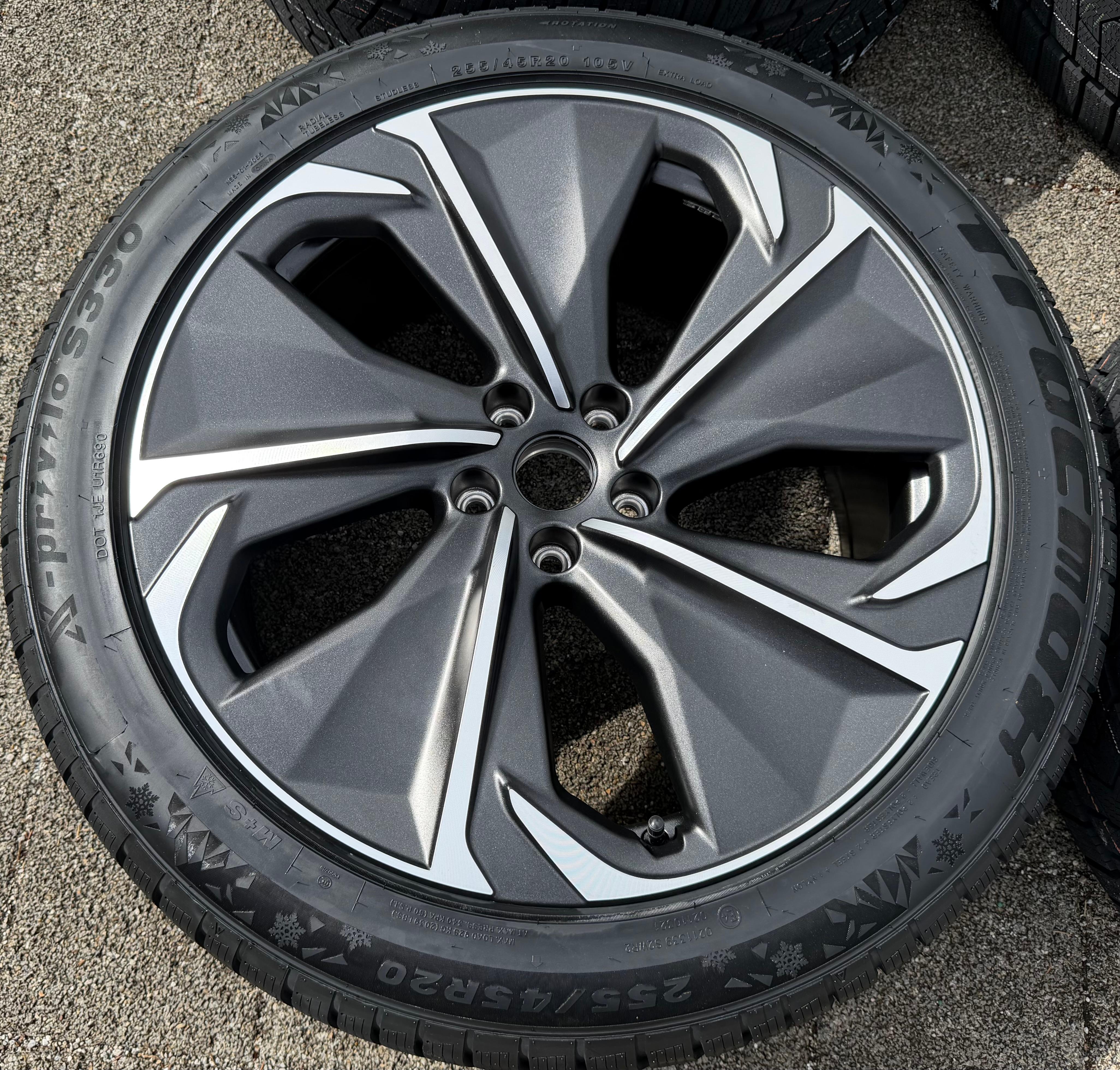 4 originele 20" aluminium wintervelgen Cupra Tavascan 255/45R10 105V Tracmax 2026