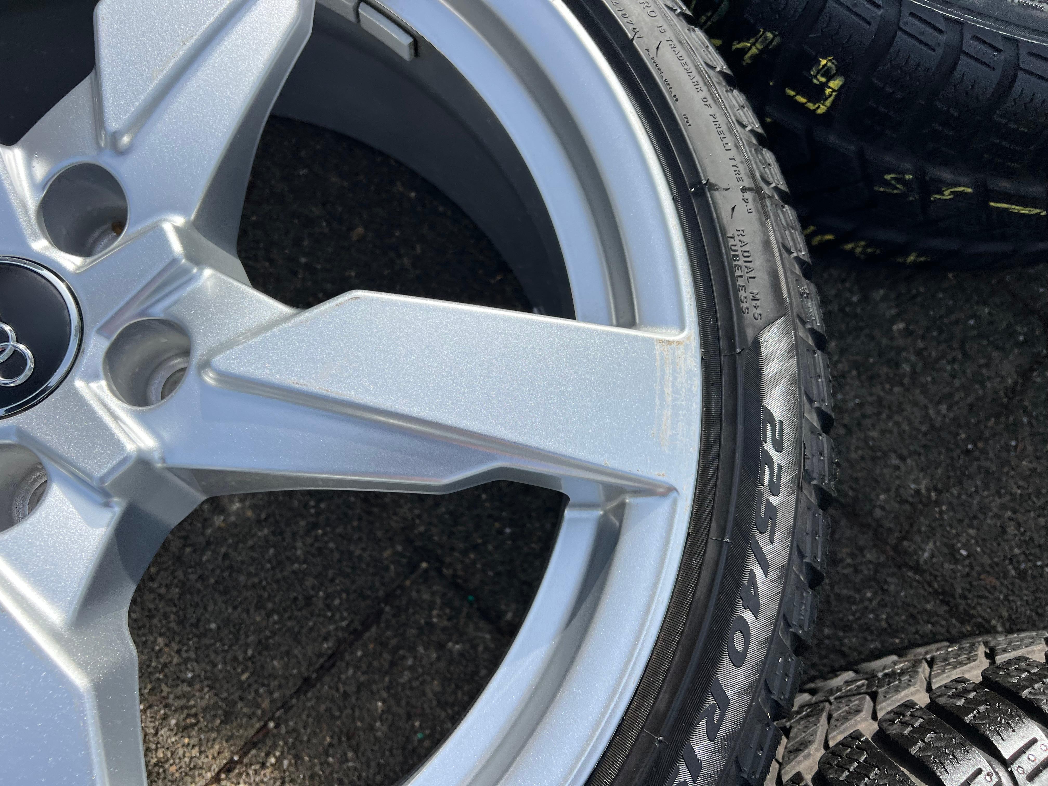 4 LLANTAS DE INVIERNO ORIGINALES DE ALUMINIO 19" AUDI TT TTS 8S 8S0601025AG 225/40R19 93V ENTREGA GRATUITA