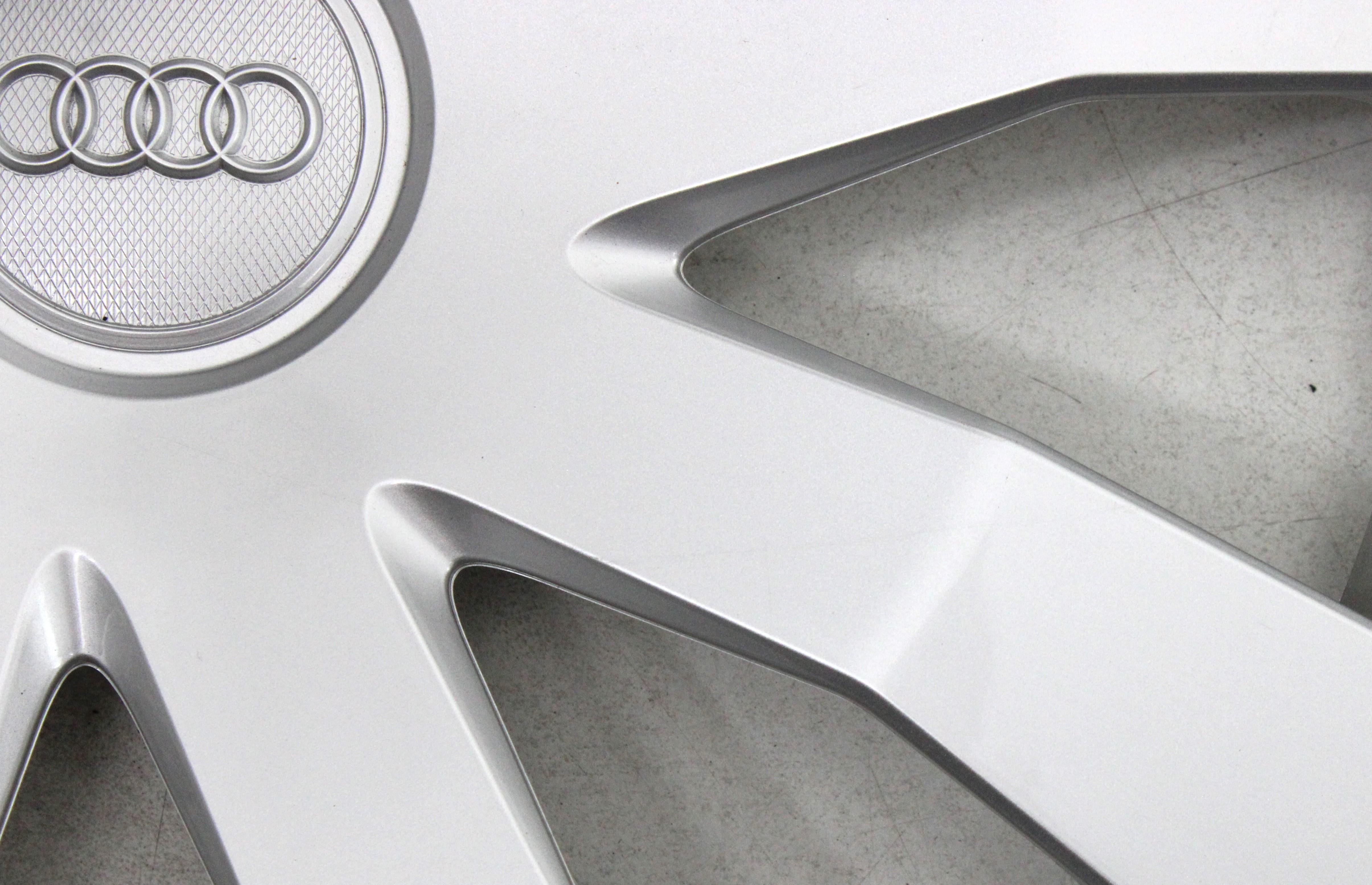 4 TAPACUBOS ORIGINALES DE 15" AUDI A1 GB 82A601147 15 PULGADAS