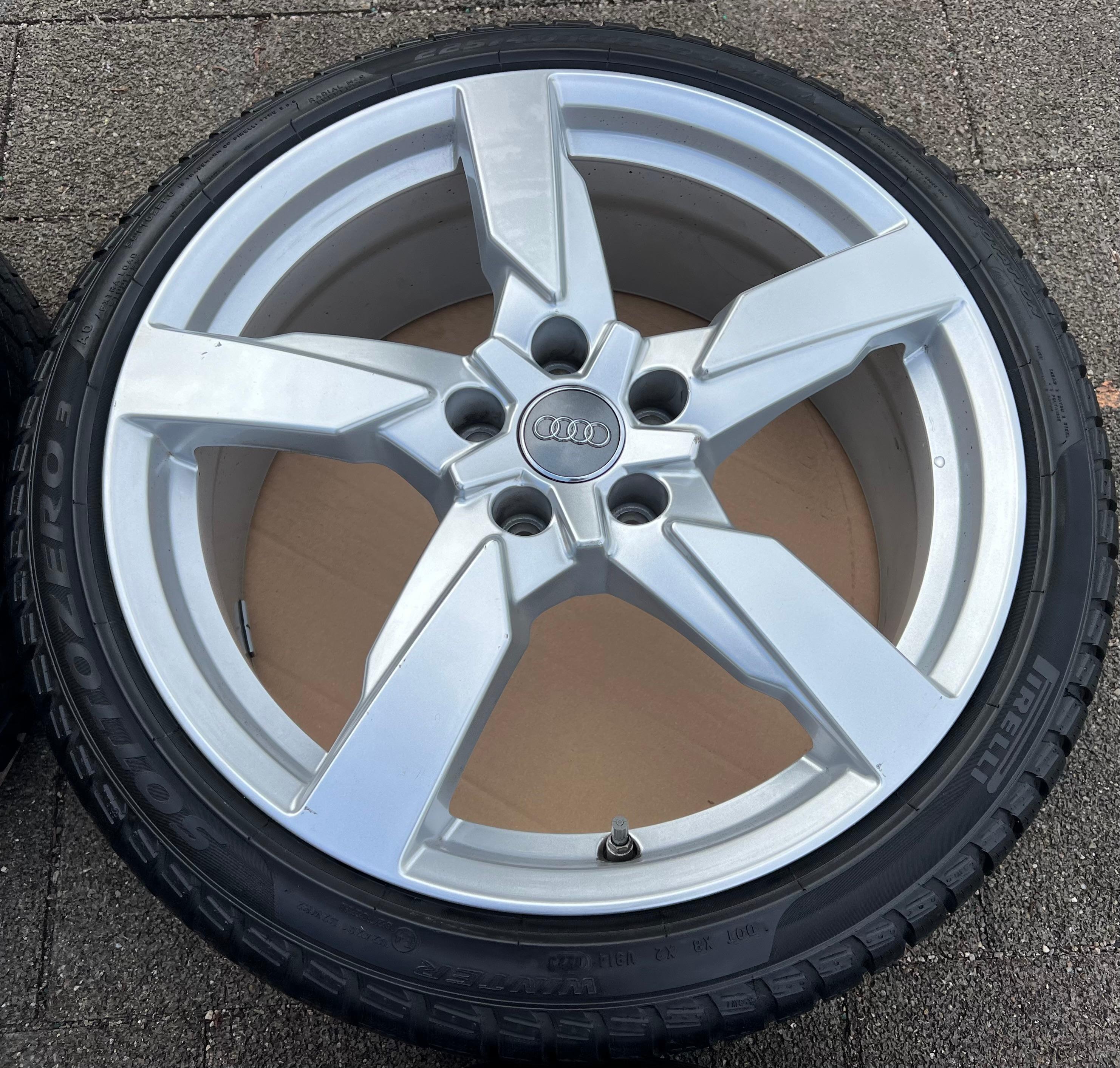 4 ORIGINAL 19" ALU WINTERRÄDER AUDI TT TTS 8S 8S0601025AG 225/40R19 93V PIRELLI