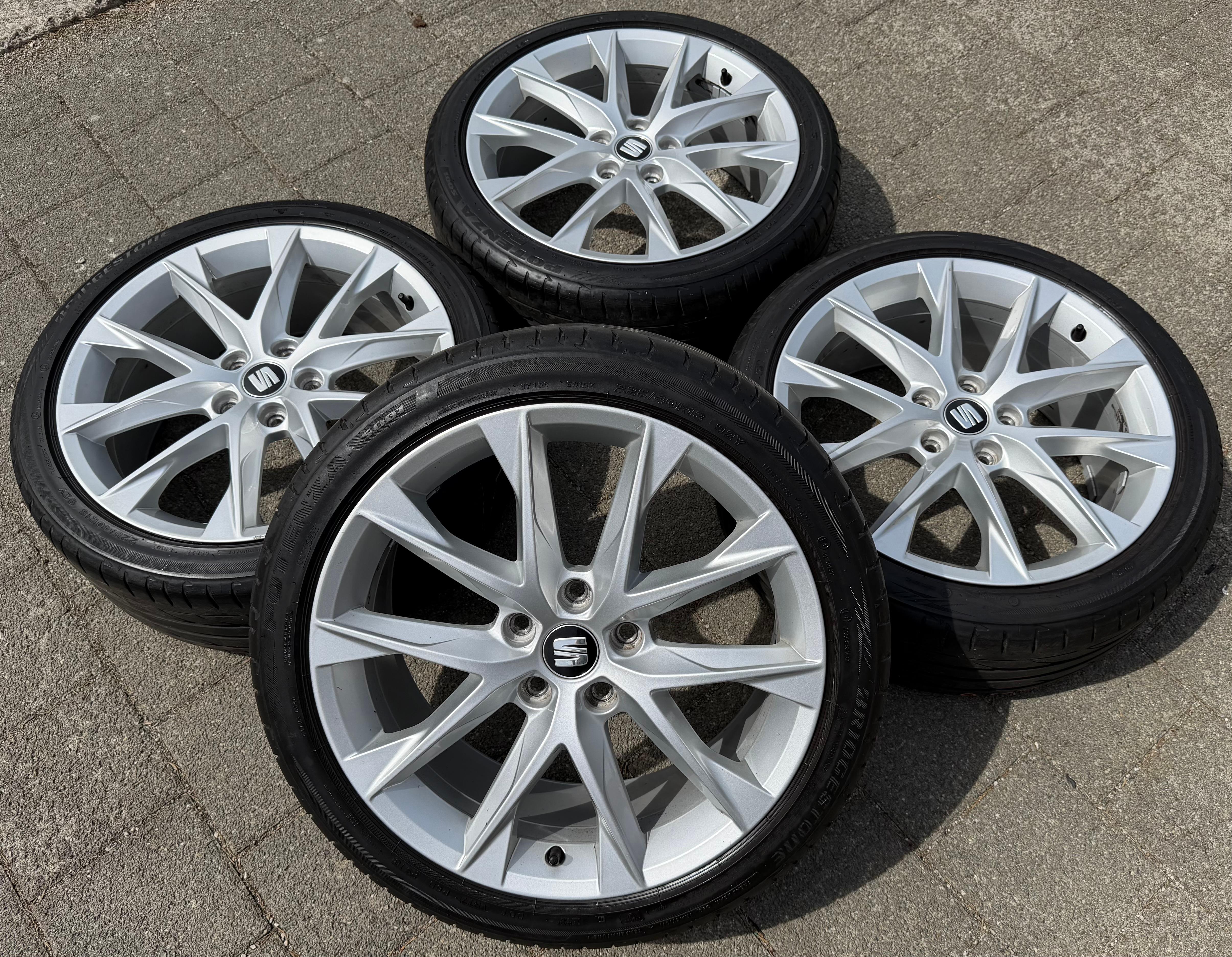 4 ORIGINAL 18" ALU SOMMERRÄDER SEAT LEON 5F 5F0601025AA 225/40R18 92Y FREIHAUS