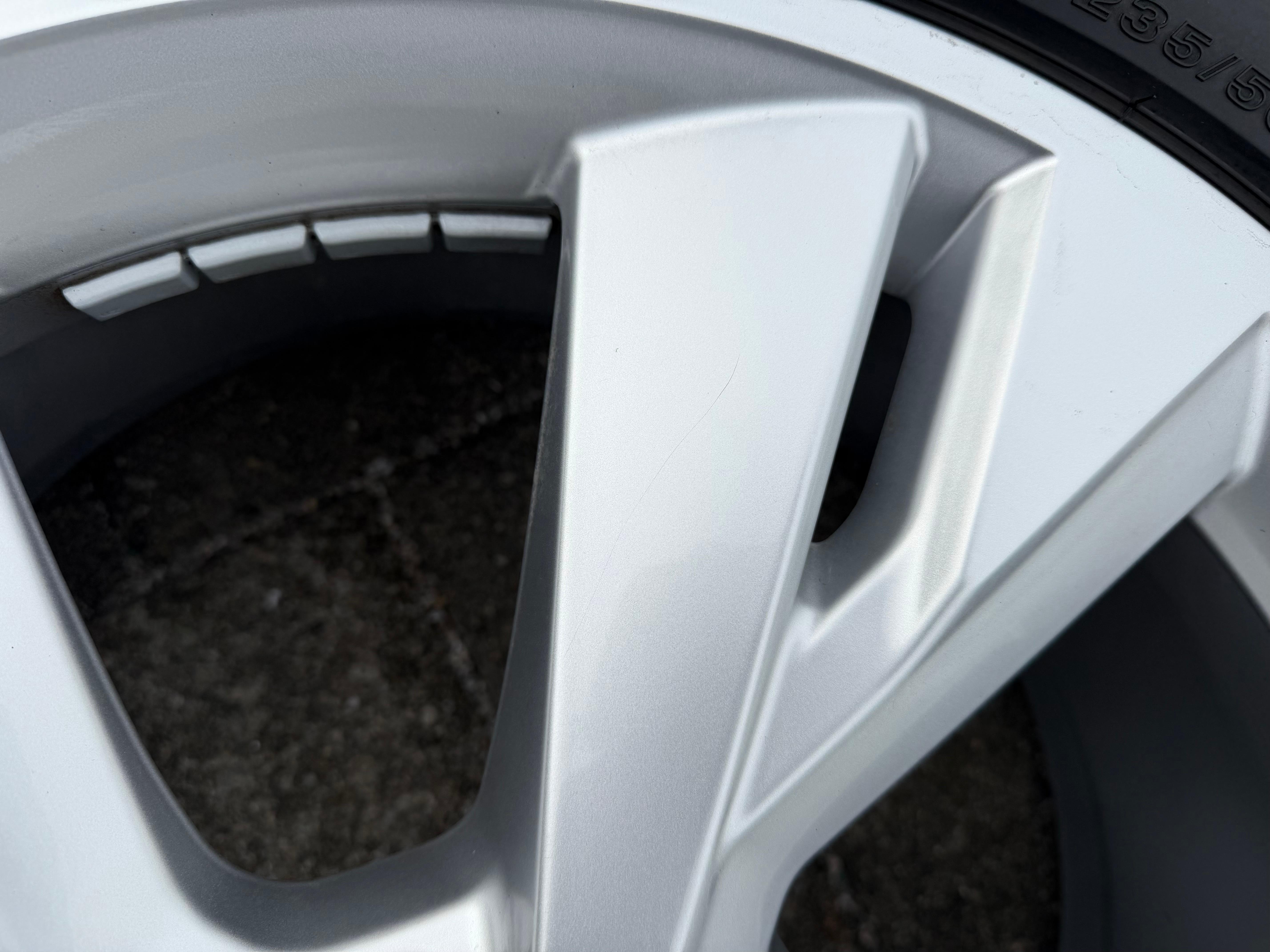 4 RUEDAS DE INVIERNO DE ALEACIÓN ORIGINALES DE 20" PARA AUDI Q4 E-TRON 235/50R20 101T 255/45R20 101T TOP