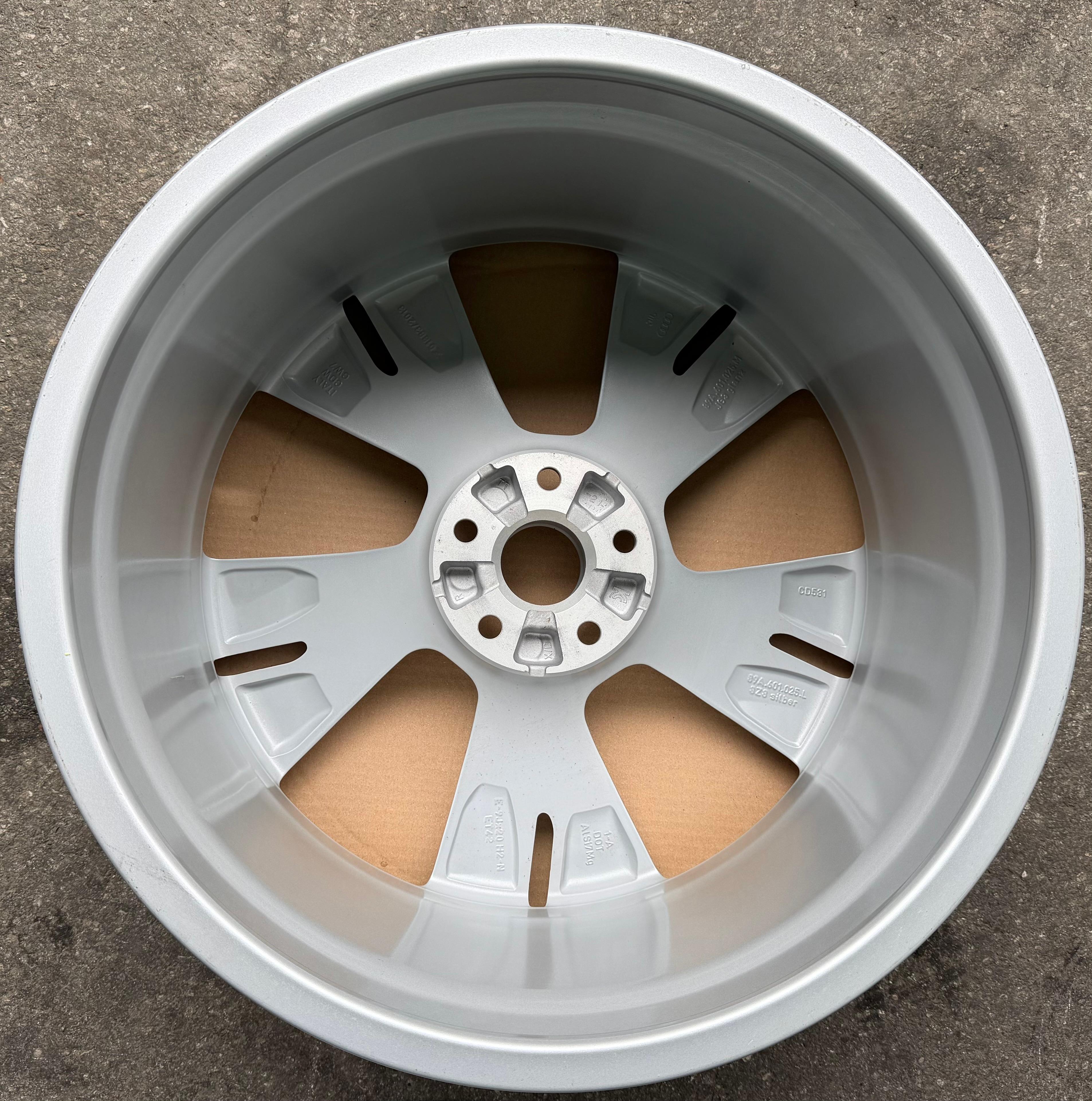 1 cerchio in lega originale da 20" per Audi Q4 e-tron, codice 89A601025L, 9x20 ET42, spedizione gratuita